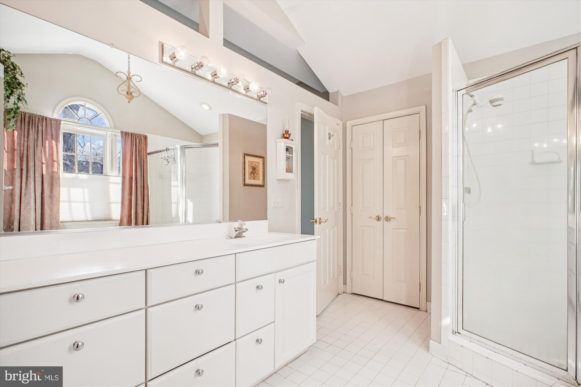 FIVE OAKS - Residential