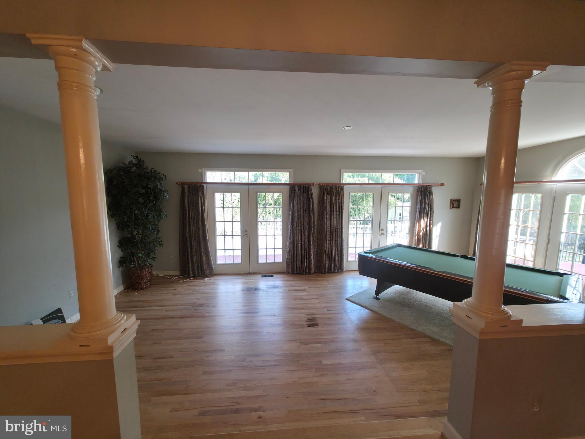 FIVE OAKS - Residential