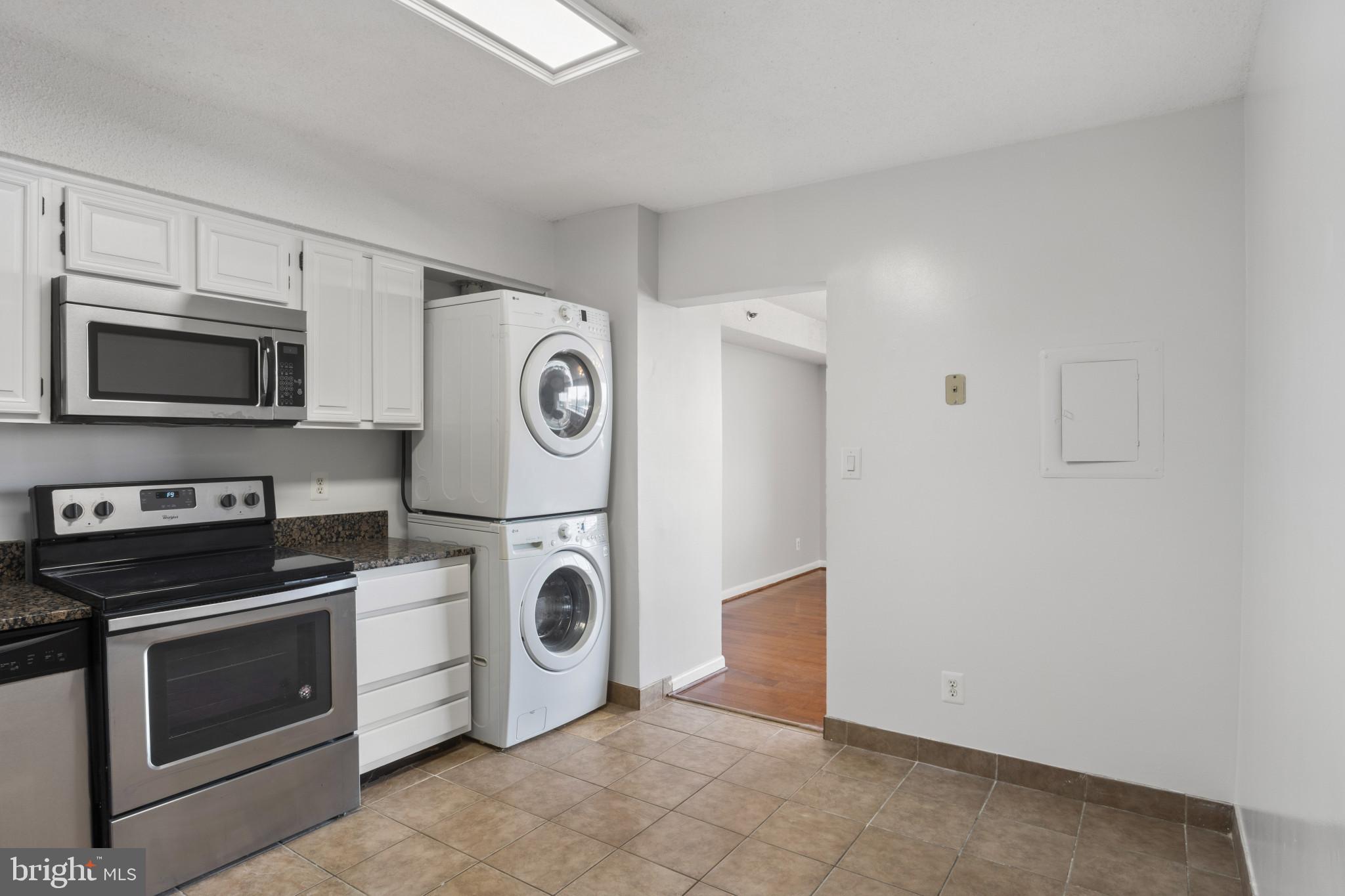 SKYLINE HOUSE - Residential Lease