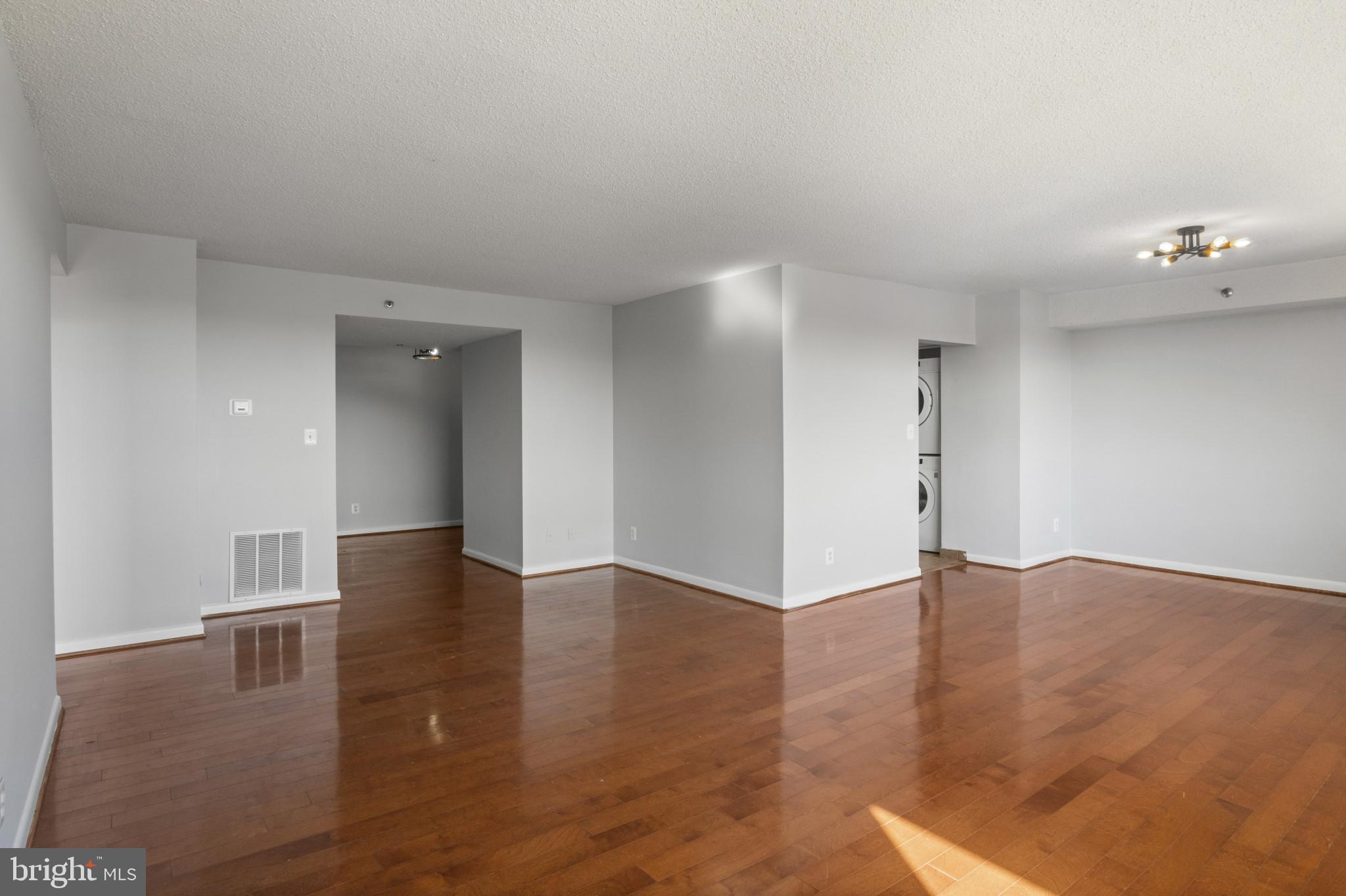 SKYLINE HOUSE - Residential Lease