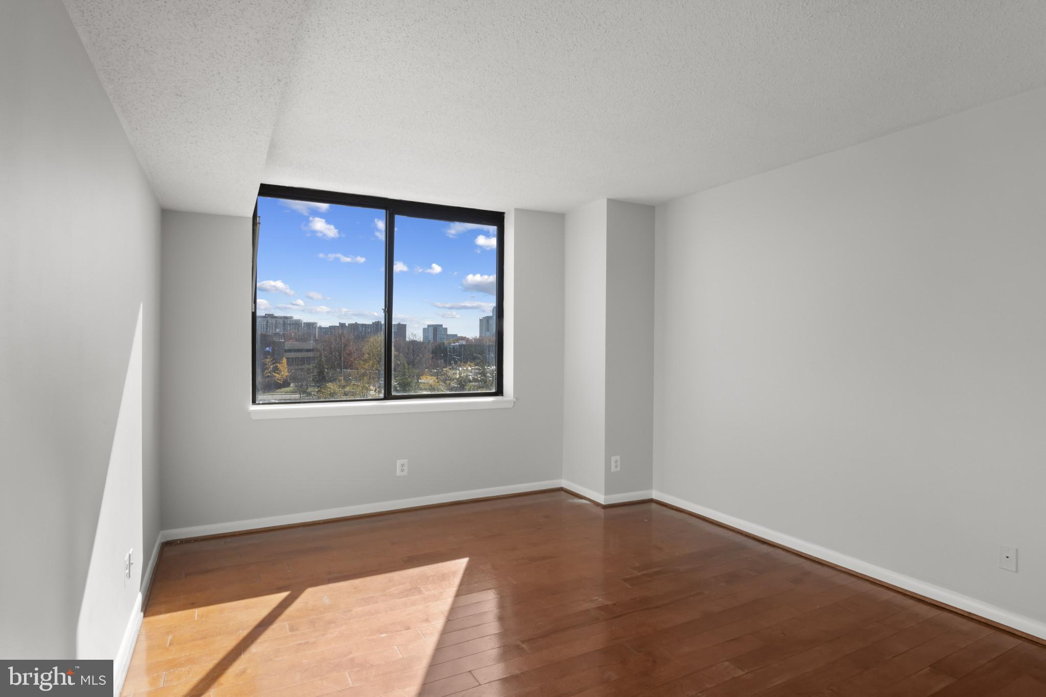 SKYLINE HOUSE - Residential Lease