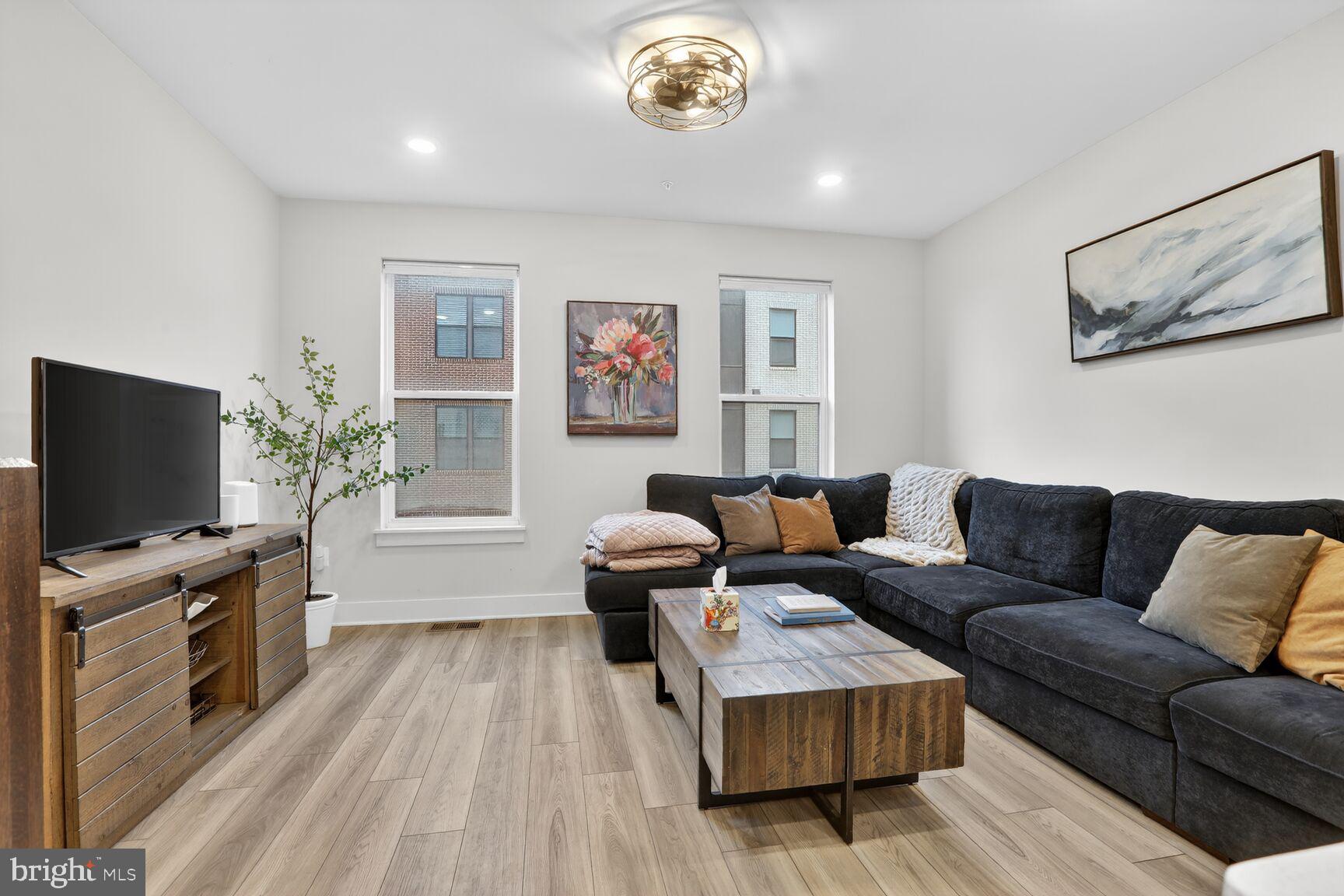 LOCKE LANDING - Residential