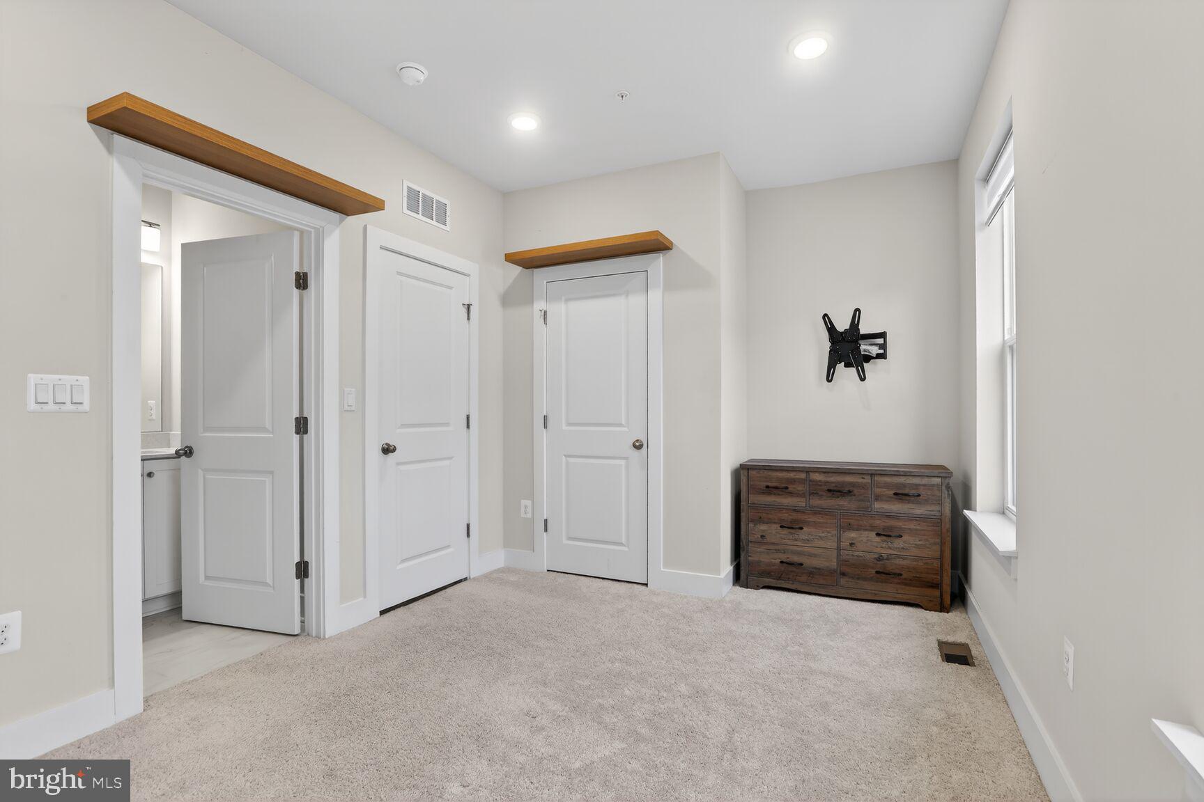 LOCKE LANDING - Residential