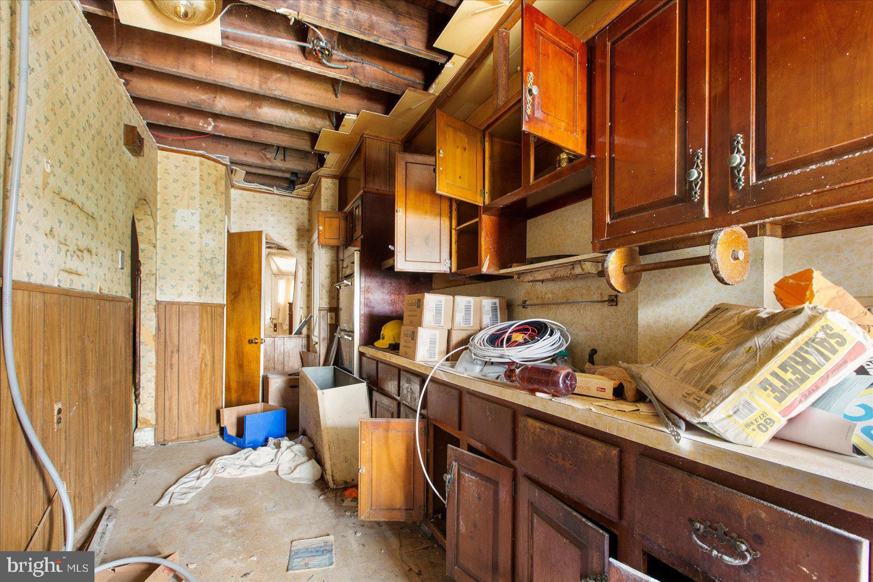 DUNDALK MANOR - Residential