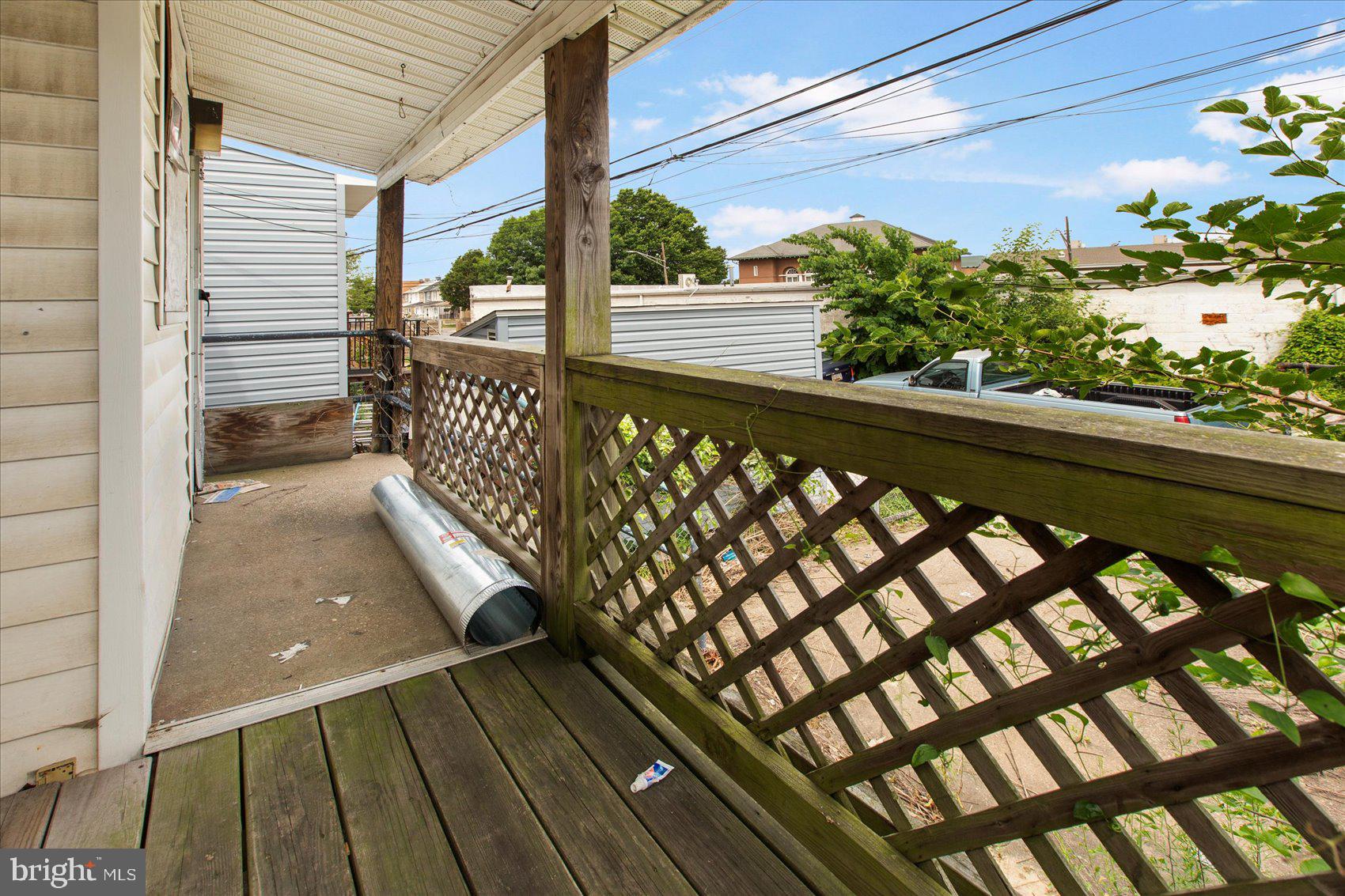 DUNDALK MANOR - Residential