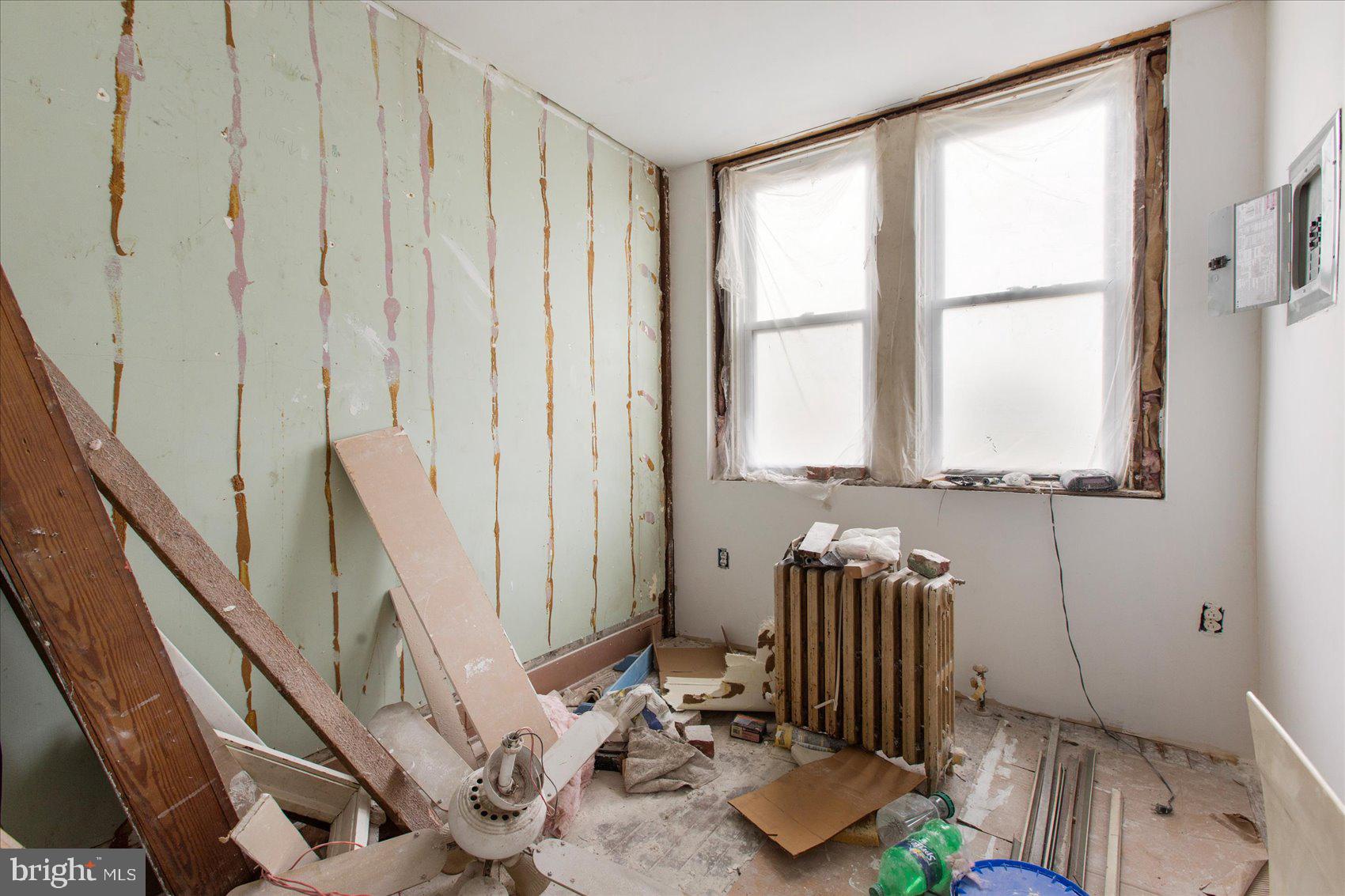 DUNDALK MANOR - Residential