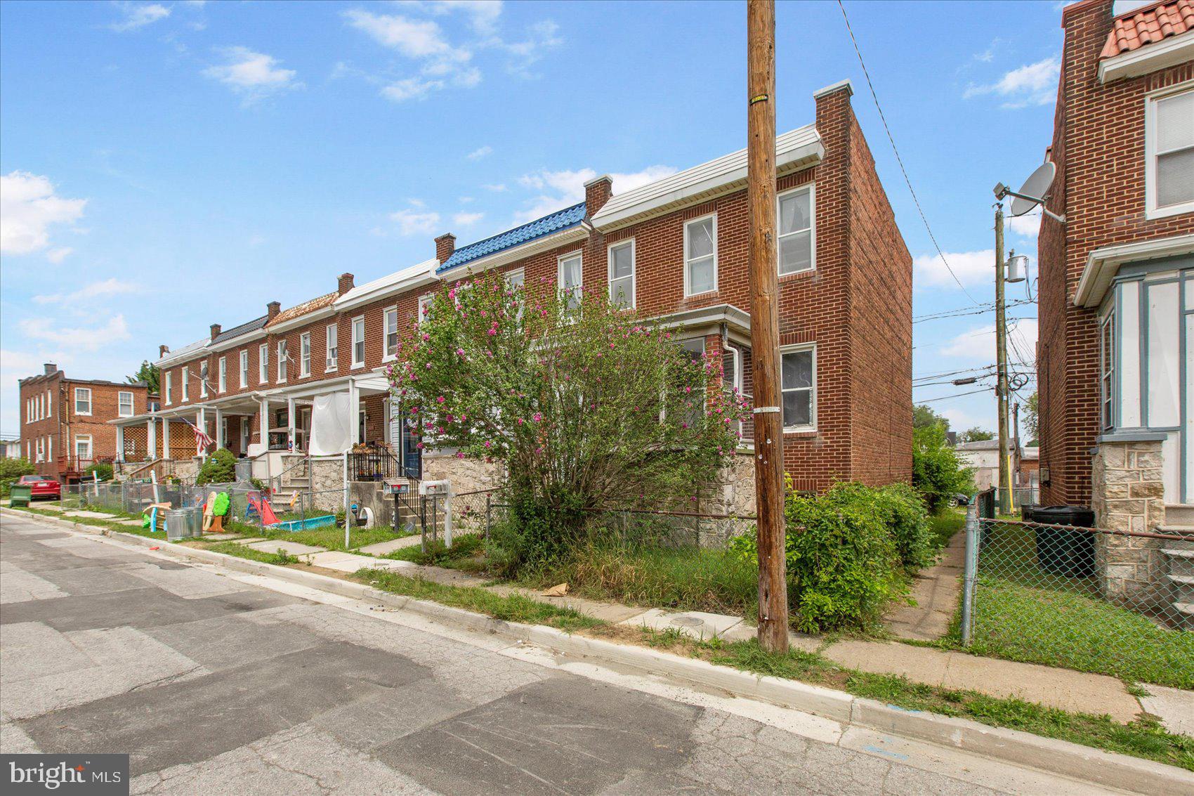 DUNDALK MANOR - Residential