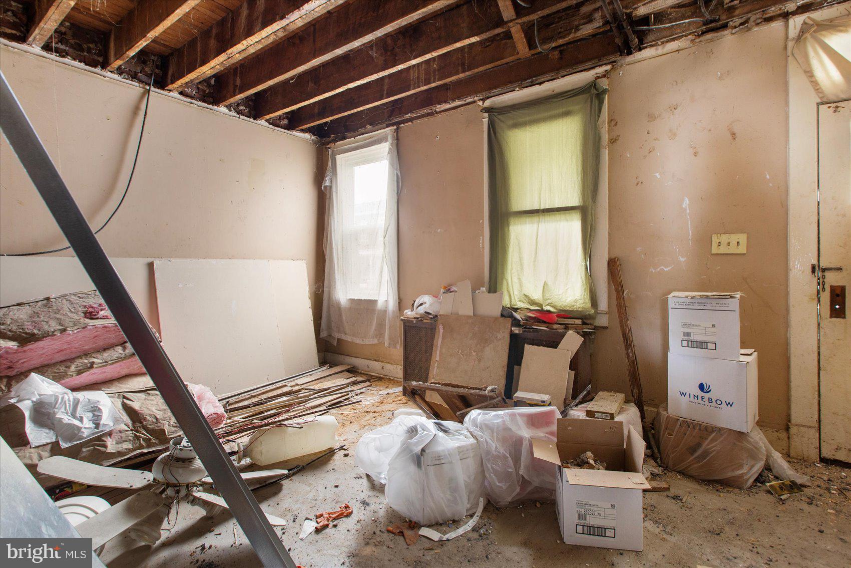 DUNDALK MANOR - Residential