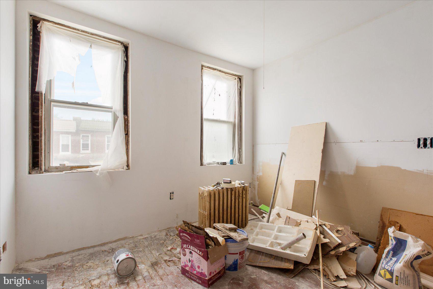 DUNDALK MANOR - Residential