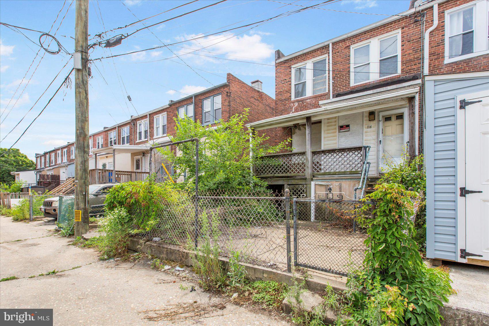 DUNDALK MANOR - Residential