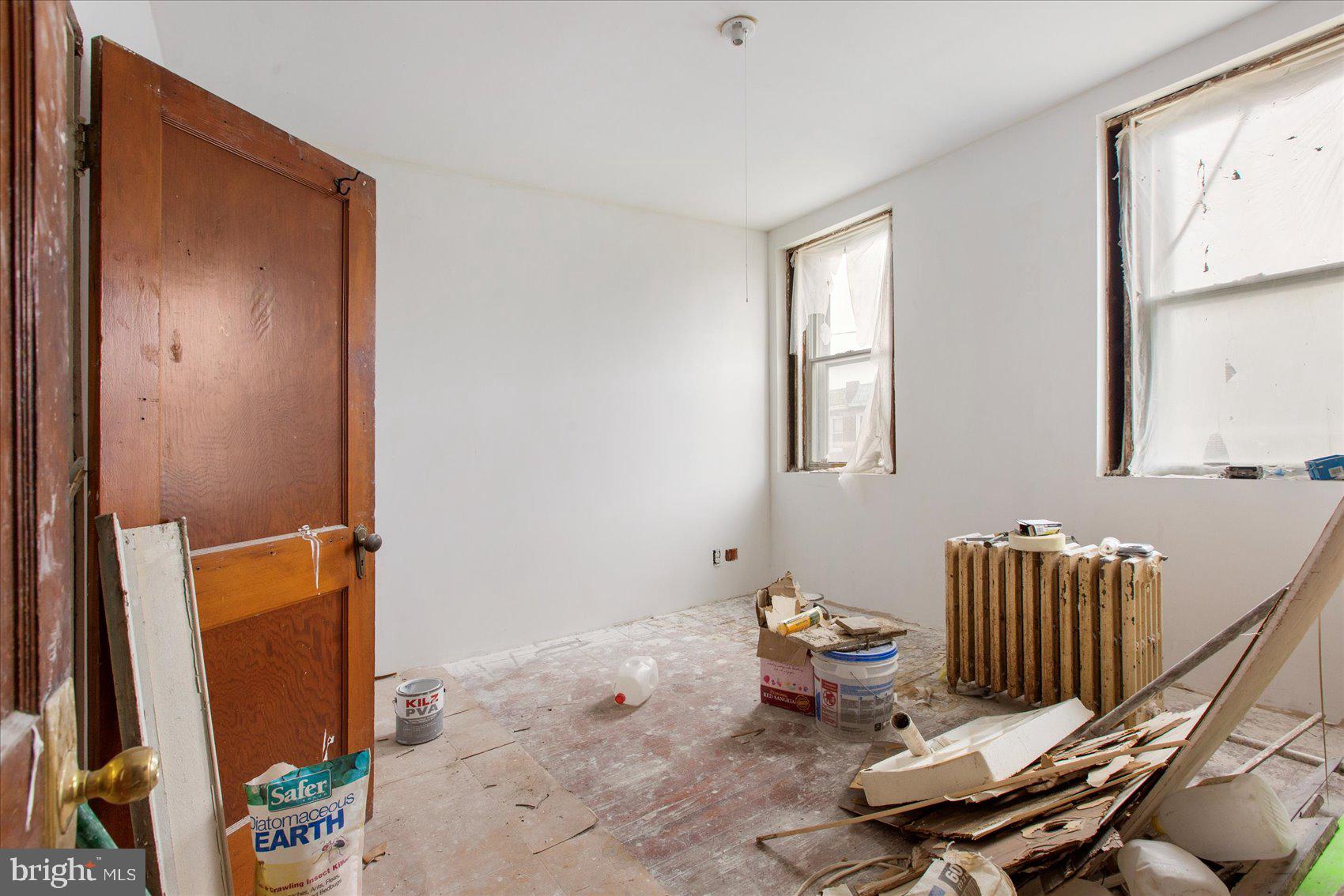 DUNDALK MANOR - Residential