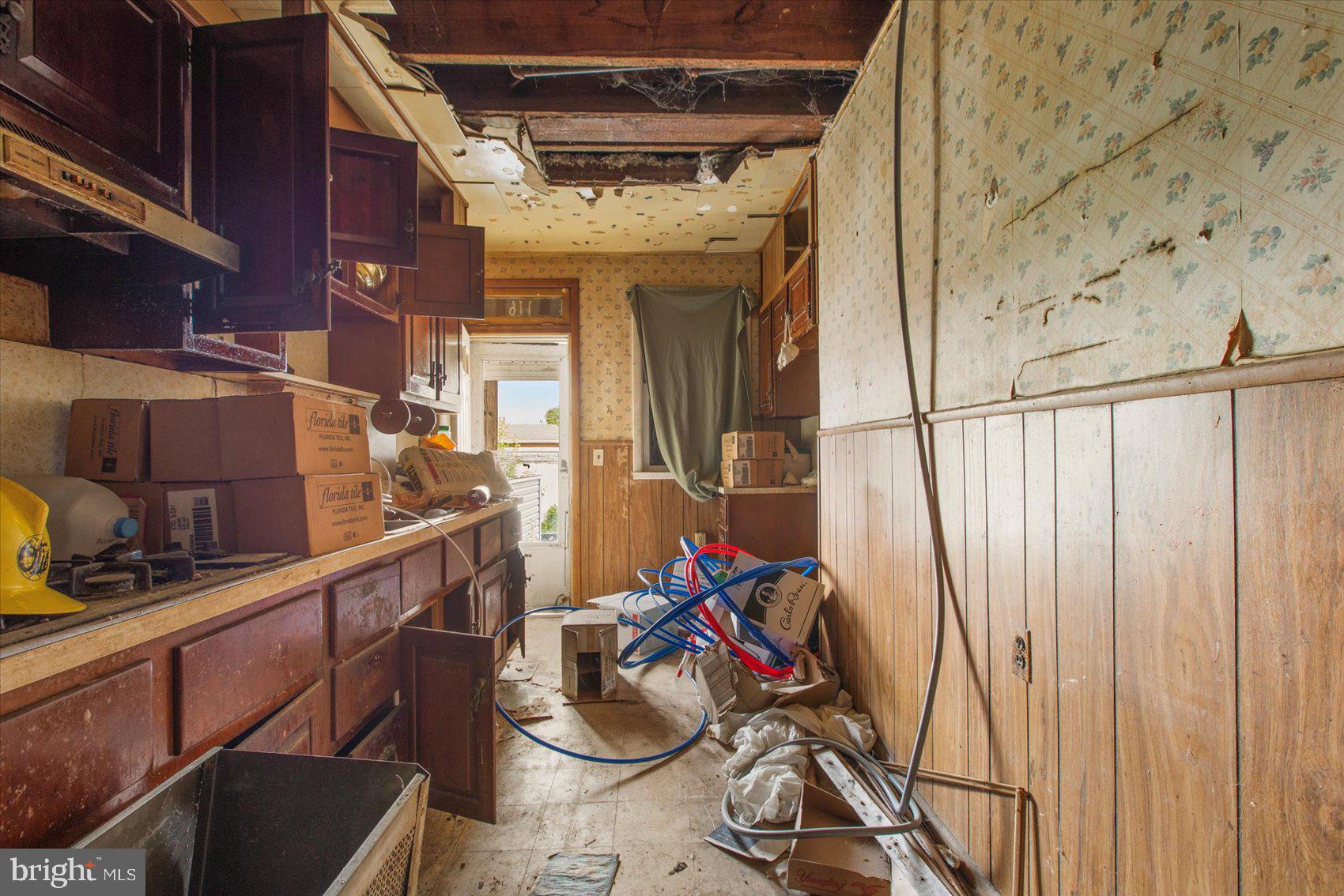 DUNDALK MANOR - Residential