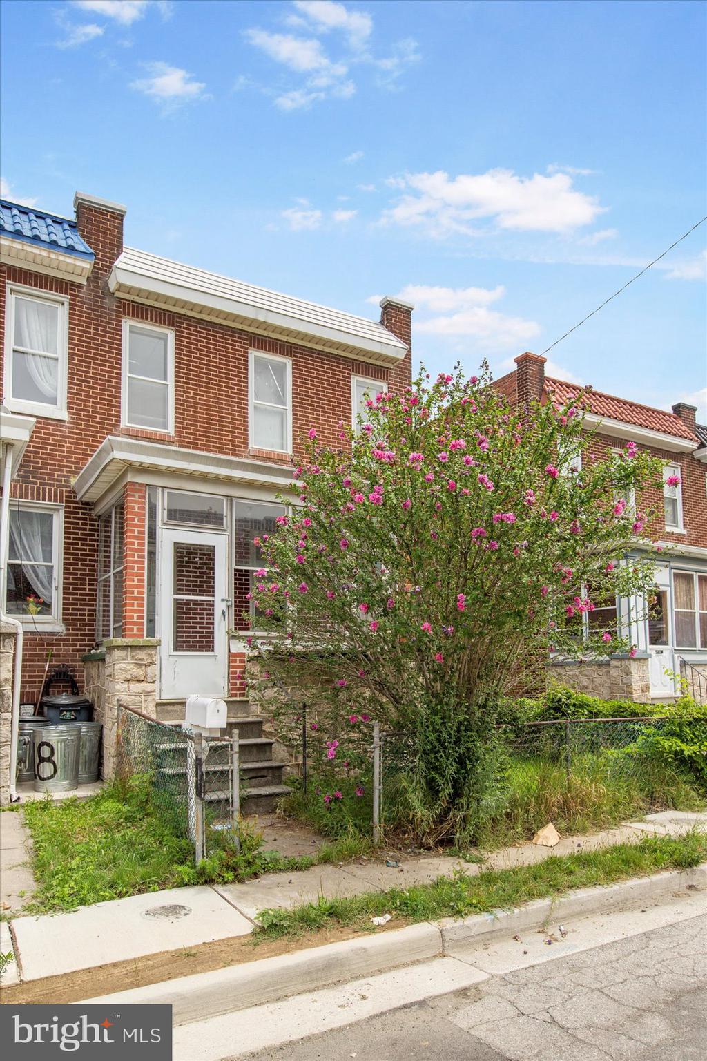 DUNDALK MANOR - Residential