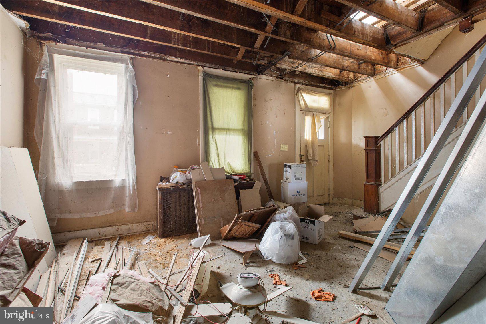 DUNDALK MANOR - Residential