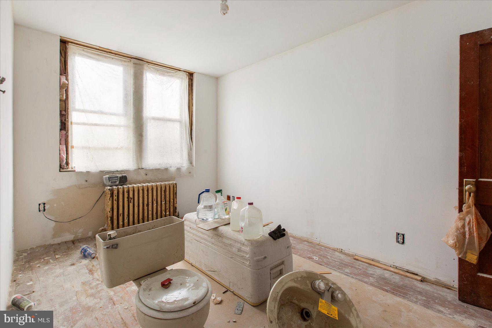 DUNDALK MANOR - Residential