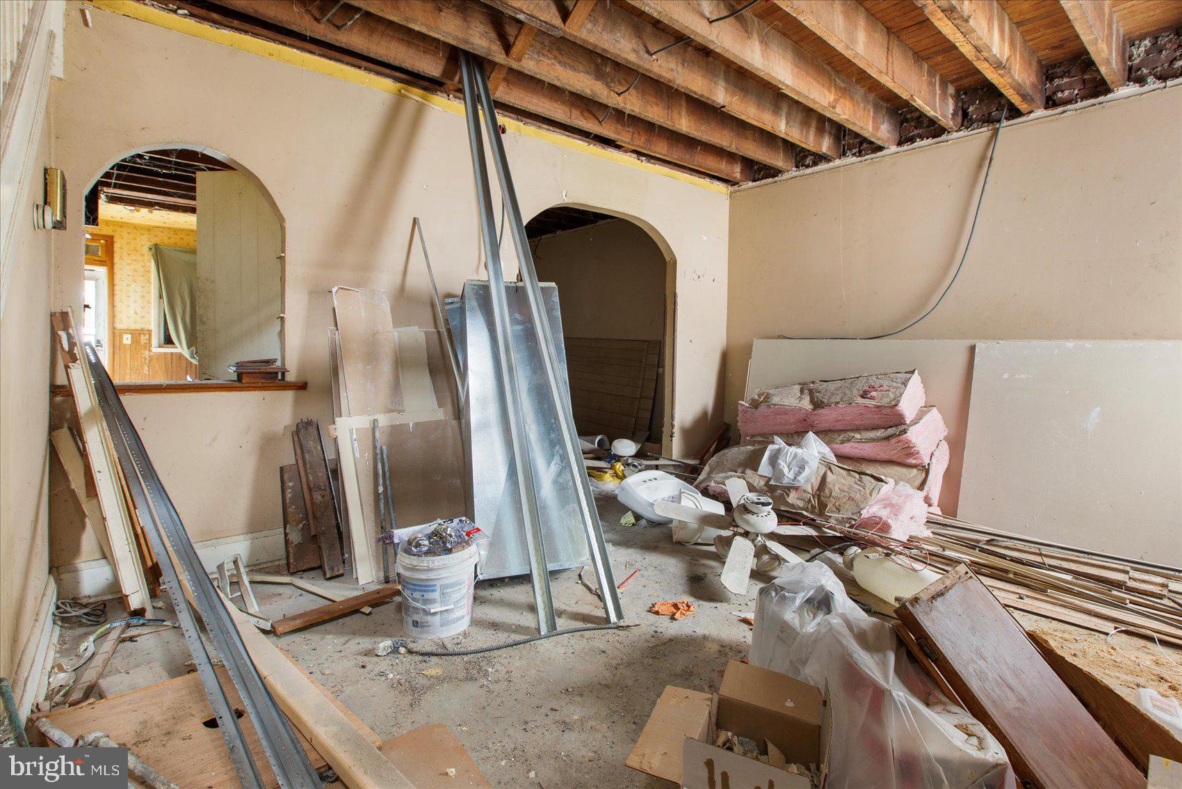 DUNDALK MANOR - Residential