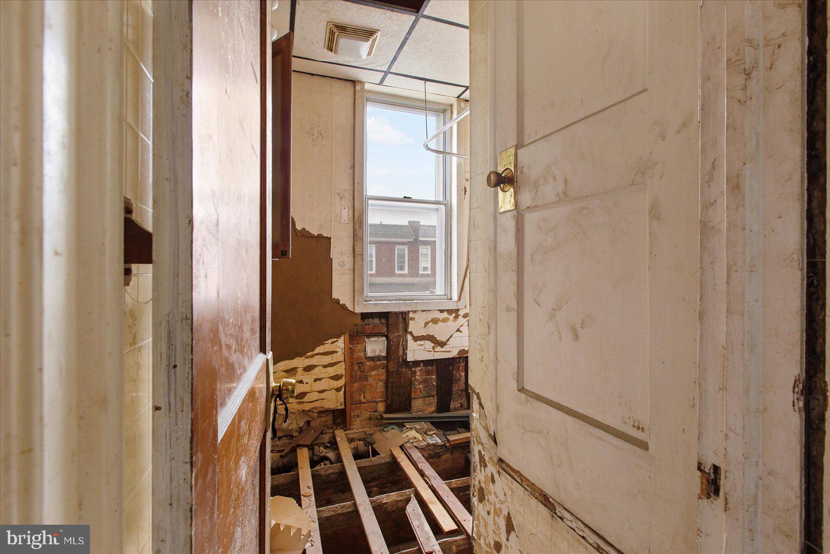 DUNDALK MANOR - Residential