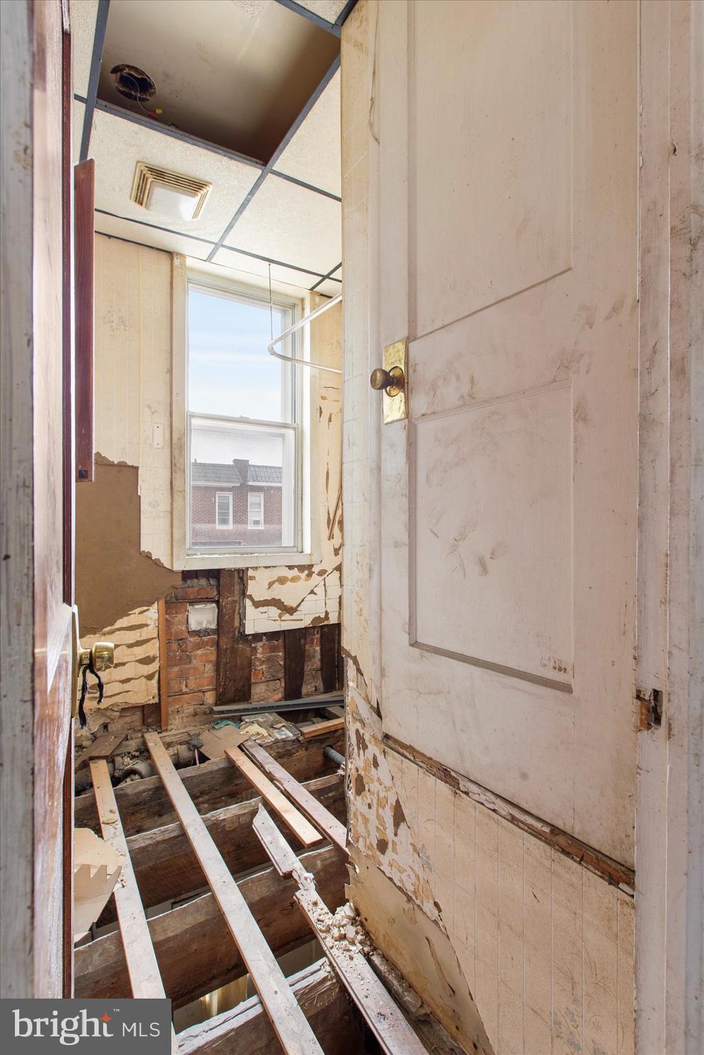 DUNDALK MANOR - Residential