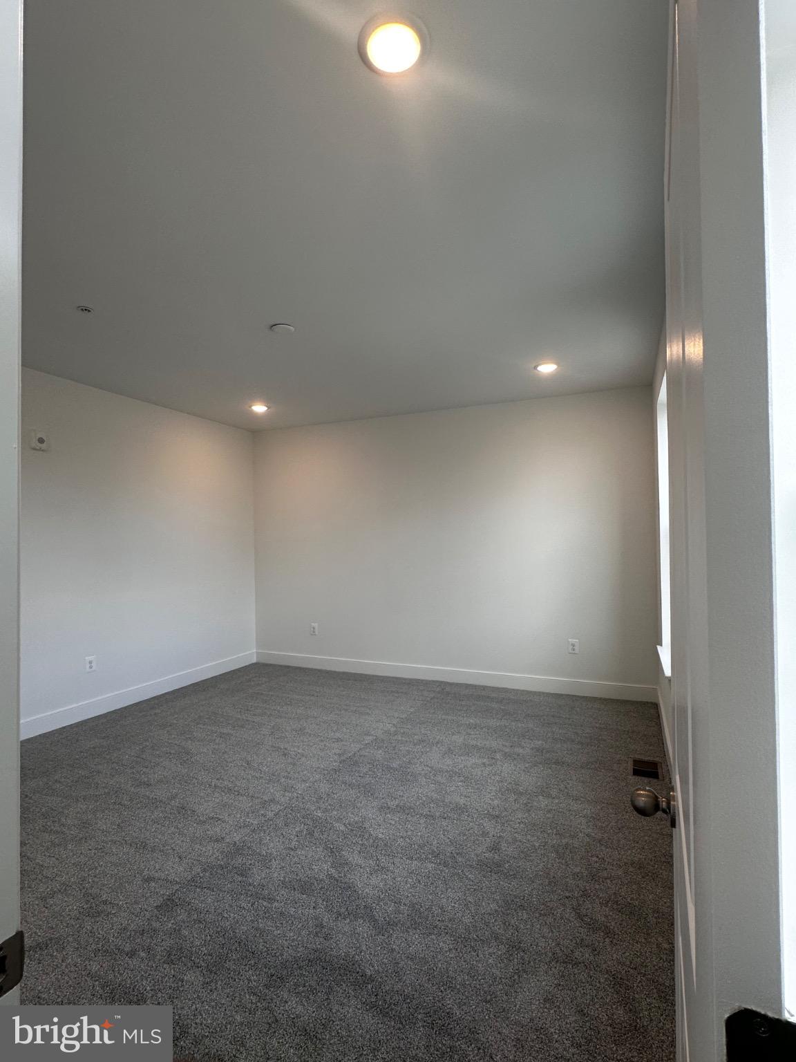 STADIUM AREA - Residential Lease