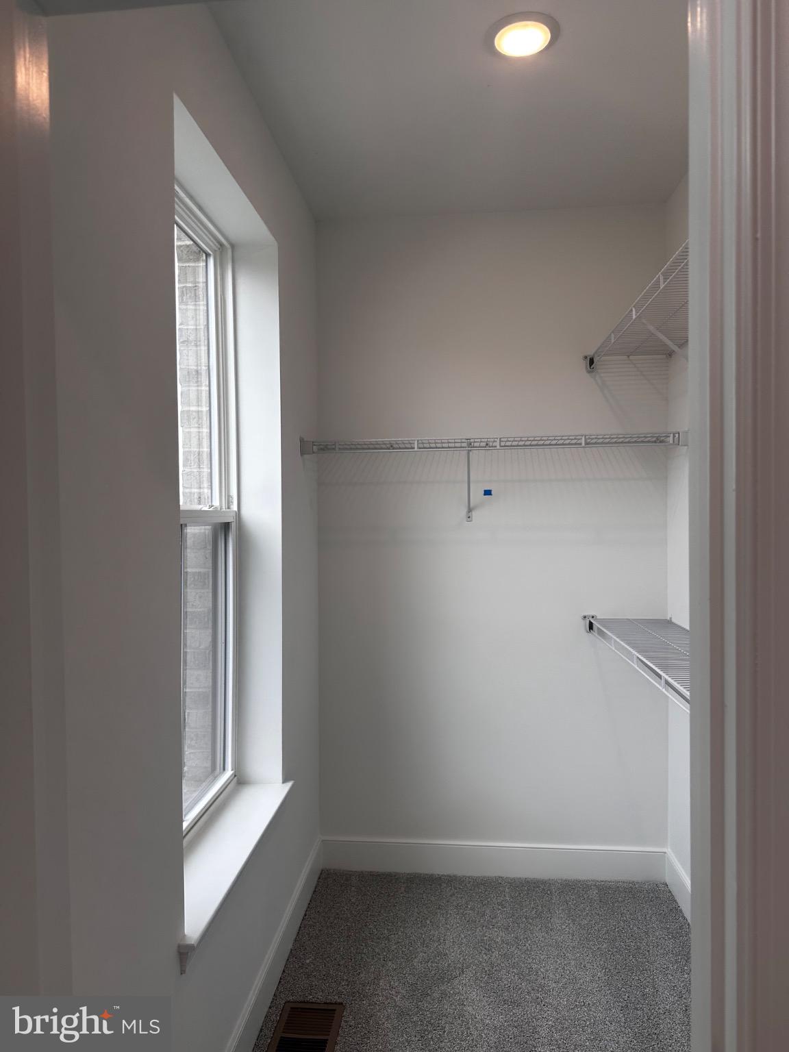 STADIUM AREA - Residential Lease