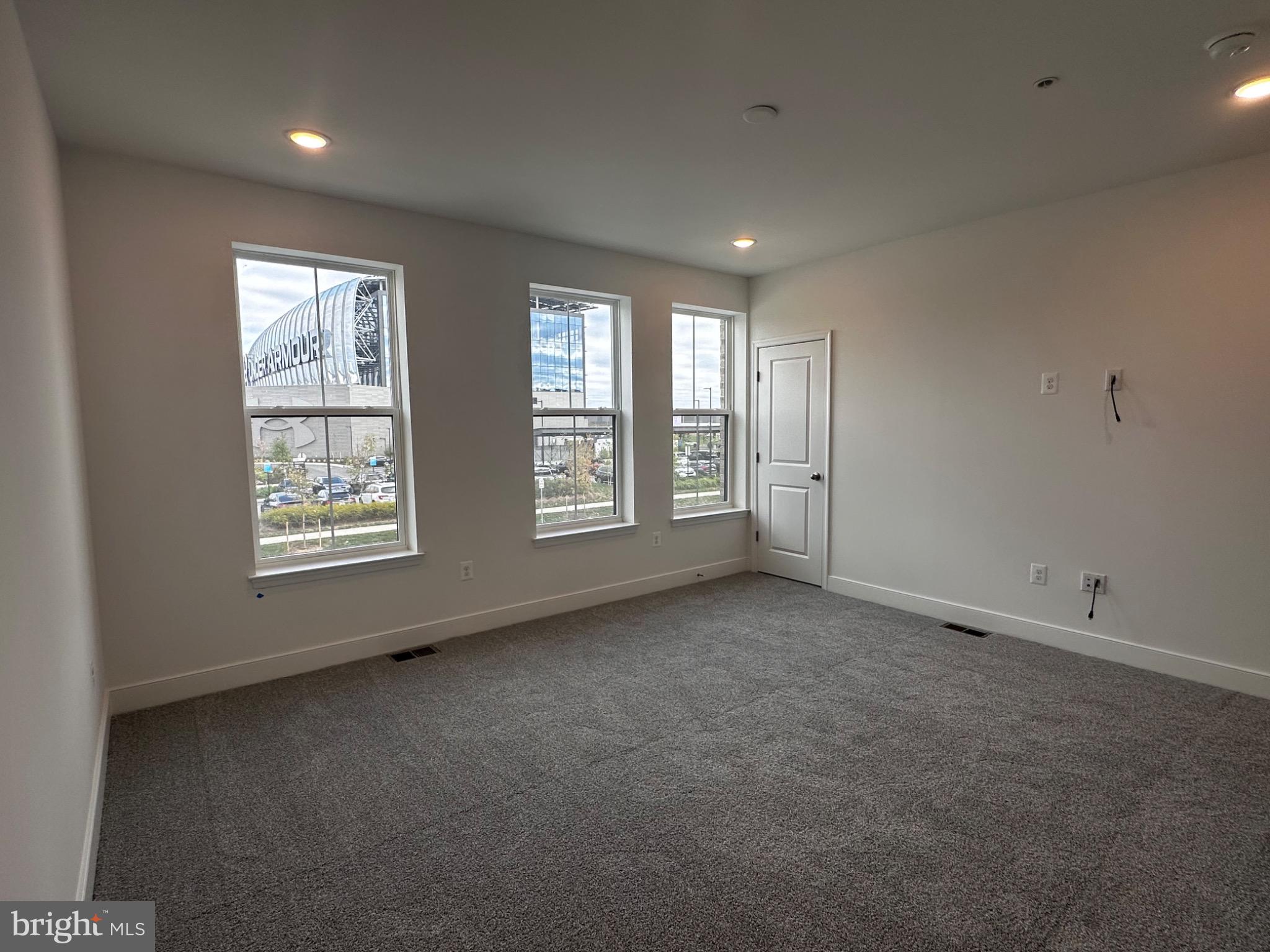 STADIUM AREA - Residential Lease