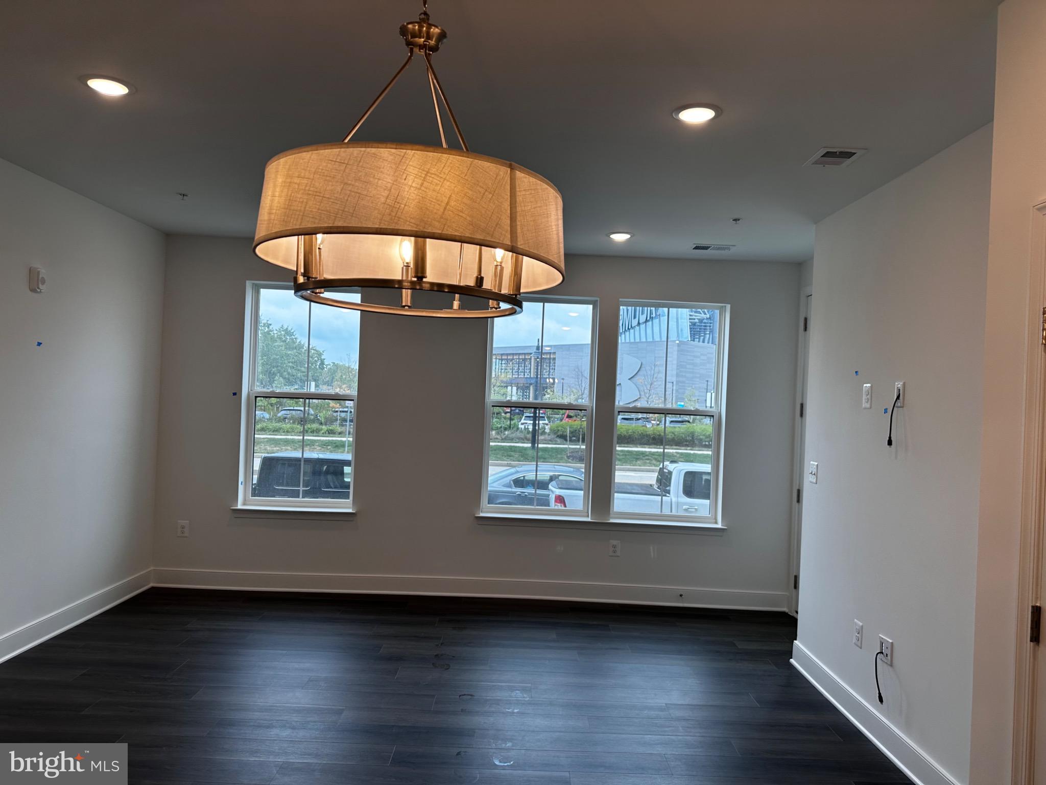 STADIUM AREA - Residential Lease