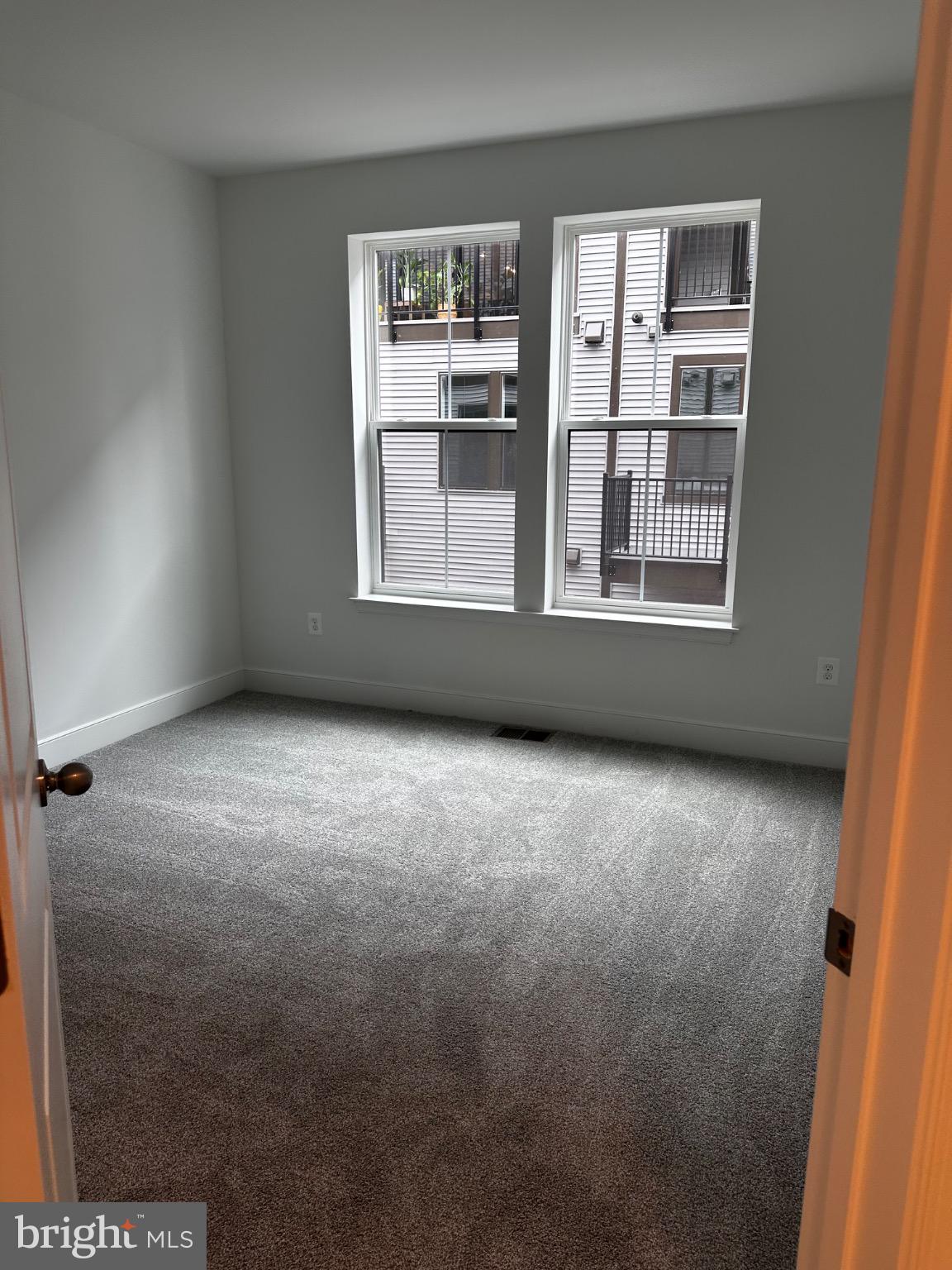 STADIUM AREA - Residential Lease