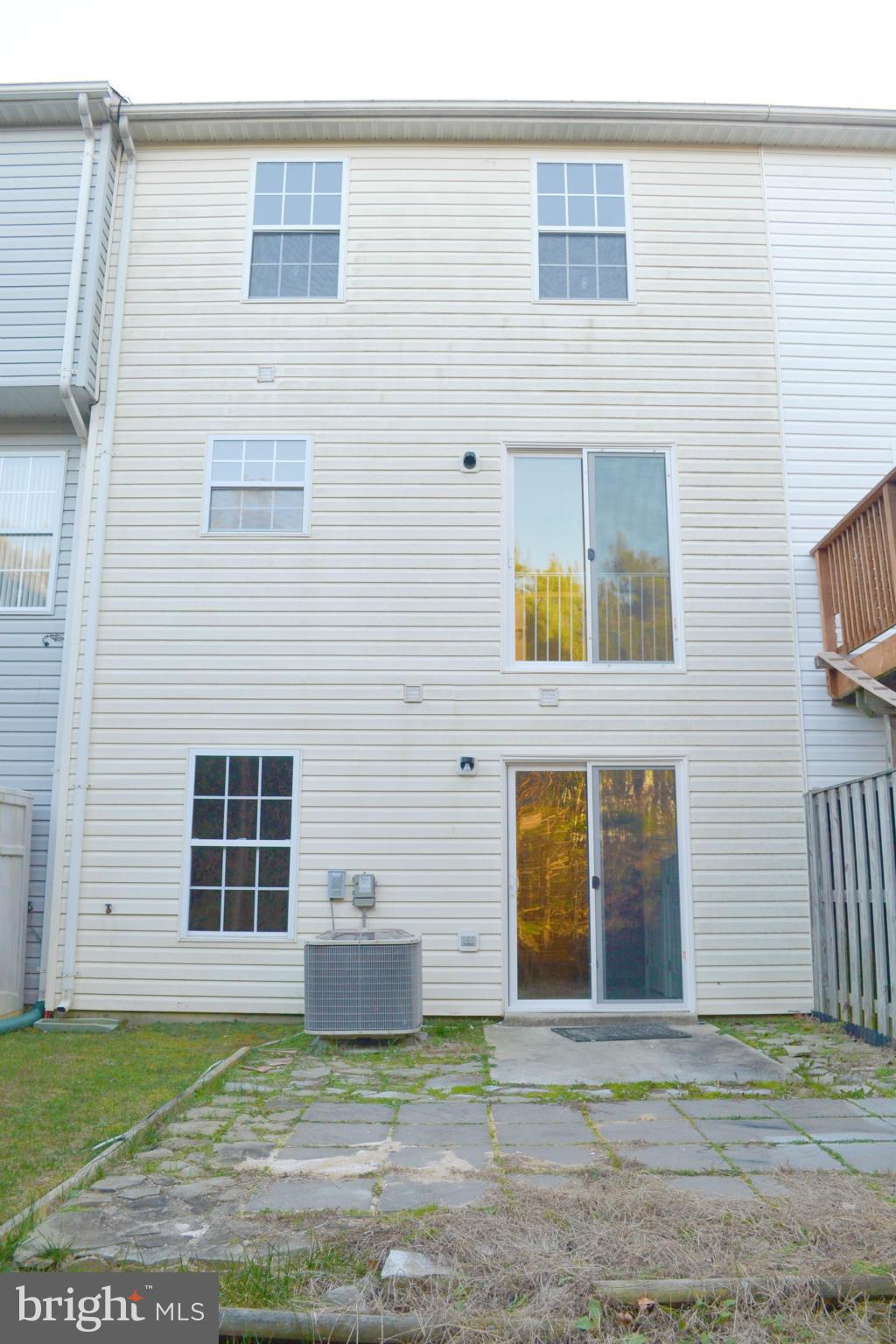 LAUREL GLEN - Residential Lease