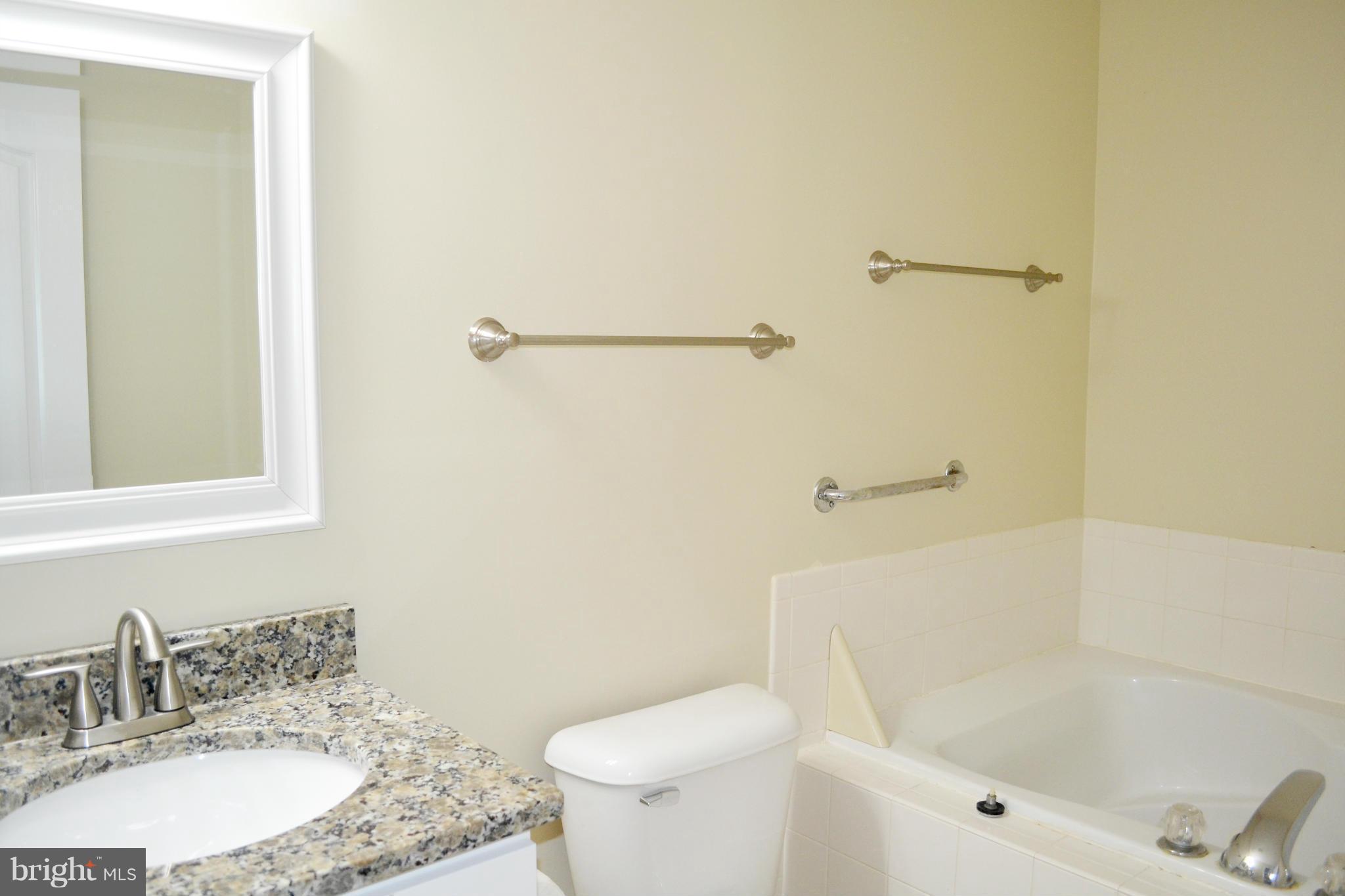 LAUREL GLEN - Residential Lease