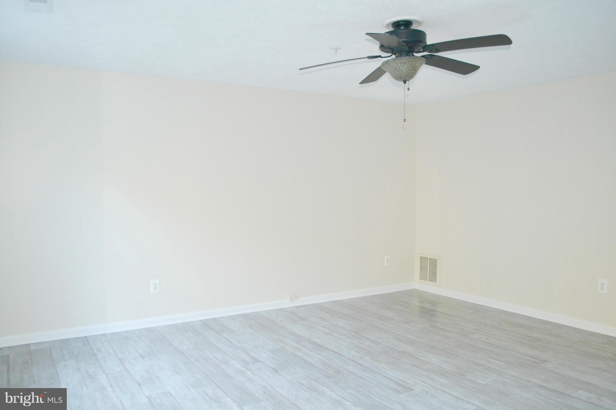 LAUREL GLEN - Residential Lease