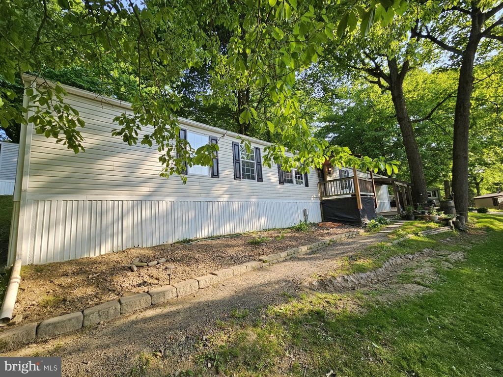 Photo of 506 CEDAR LN, NEW PROVIDENCE, PA 17560 (MLS # PALA2035000)