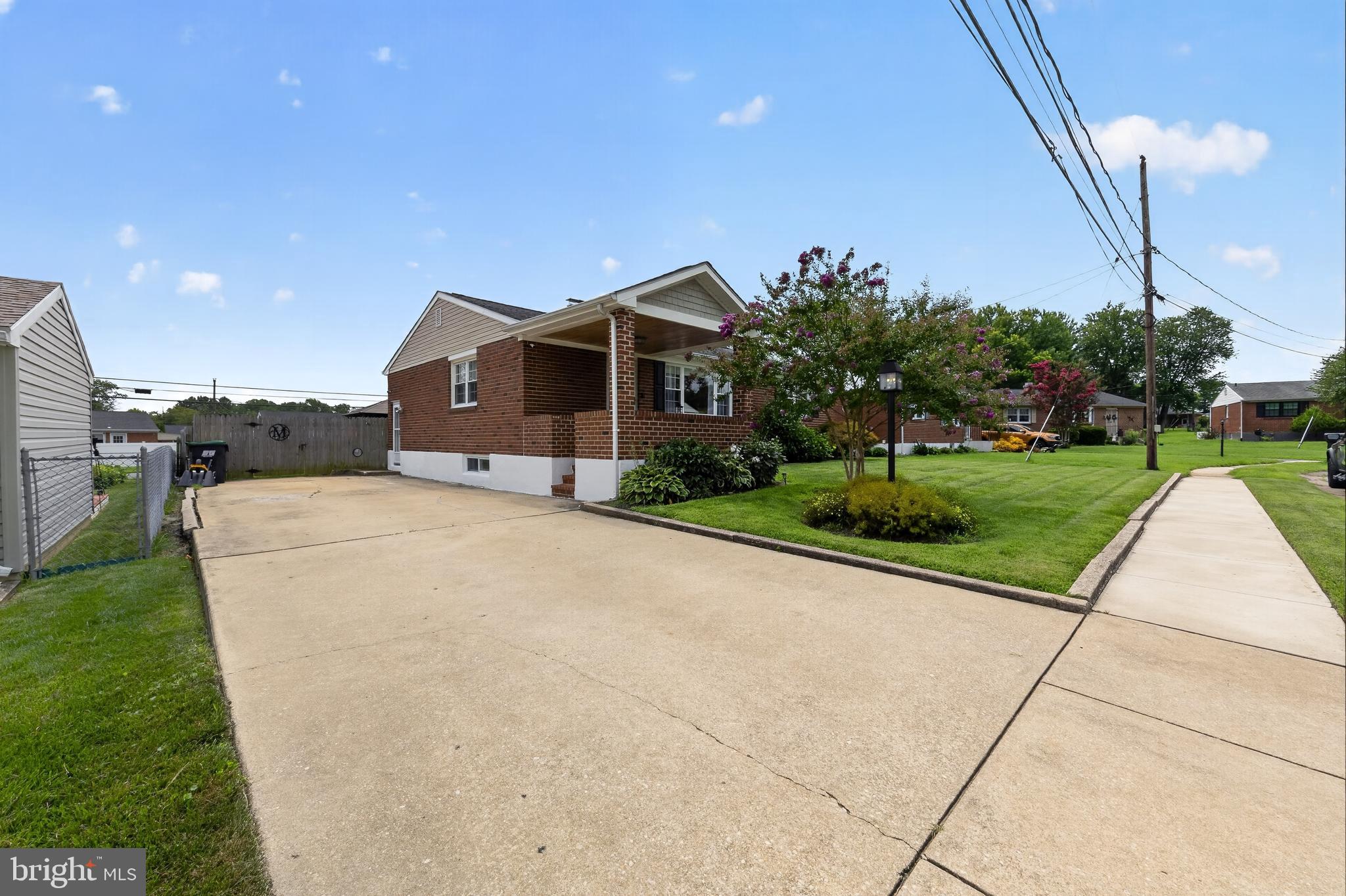 4 BANDUR COURT