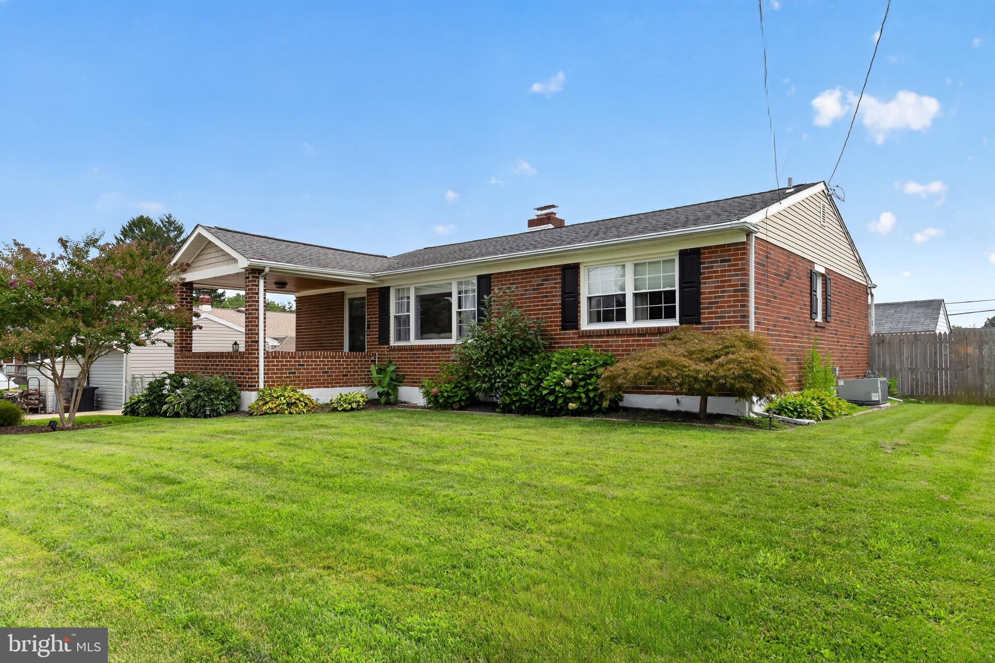 4 BANDUR COURT