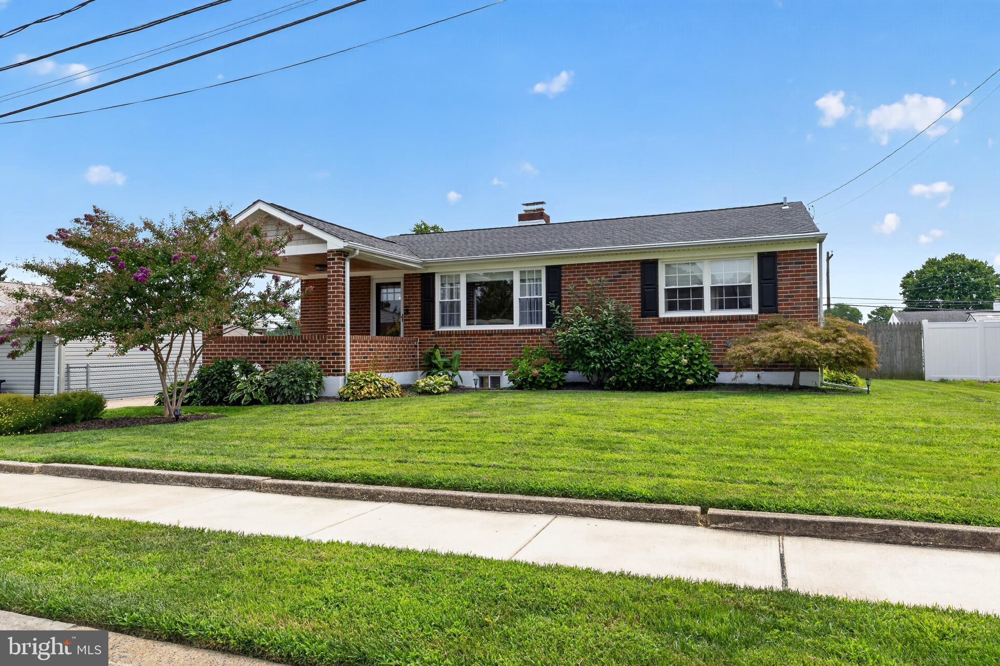 4 BANDUR COURT