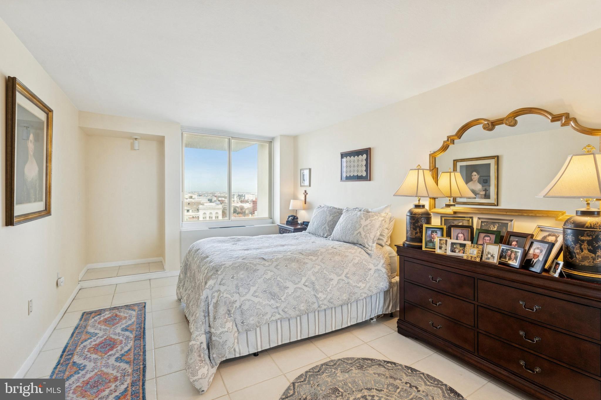 WASHINGTON SQ - Residential