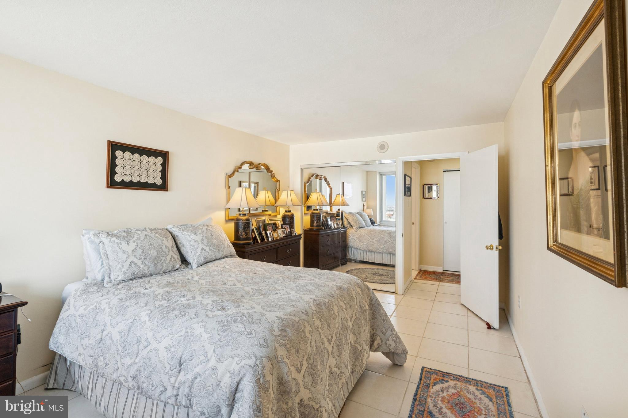 WASHINGTON SQ - Residential