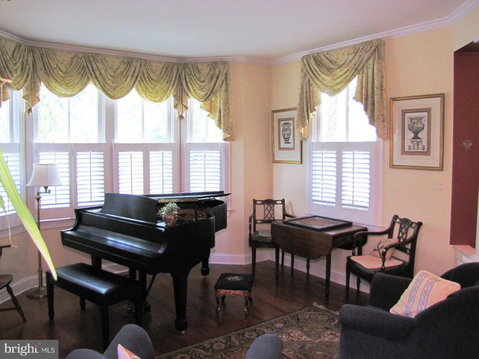 MEMORIAL DRIVE - Residential