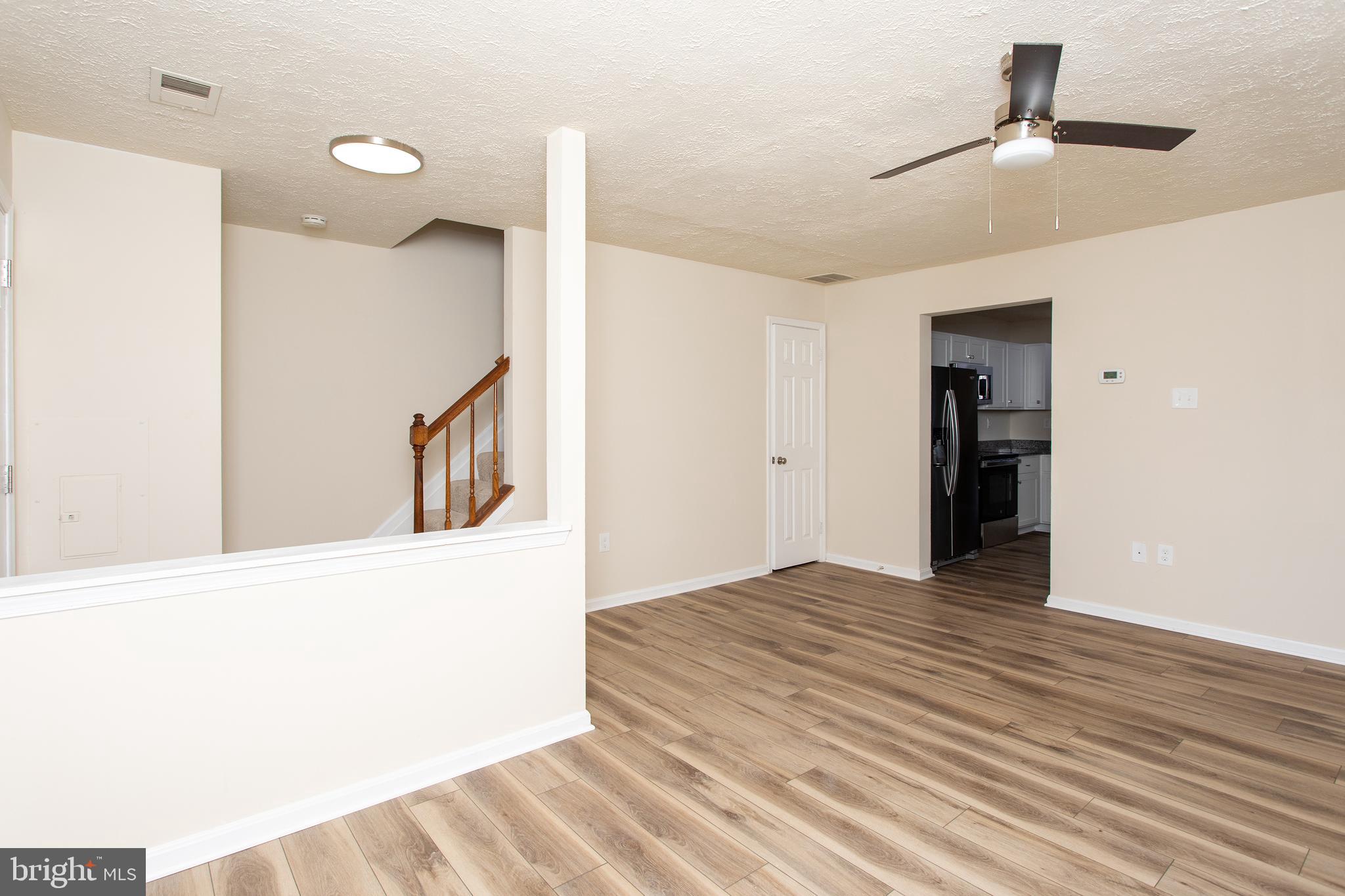 RIVERSIDE RUN IND HEAD - Residential