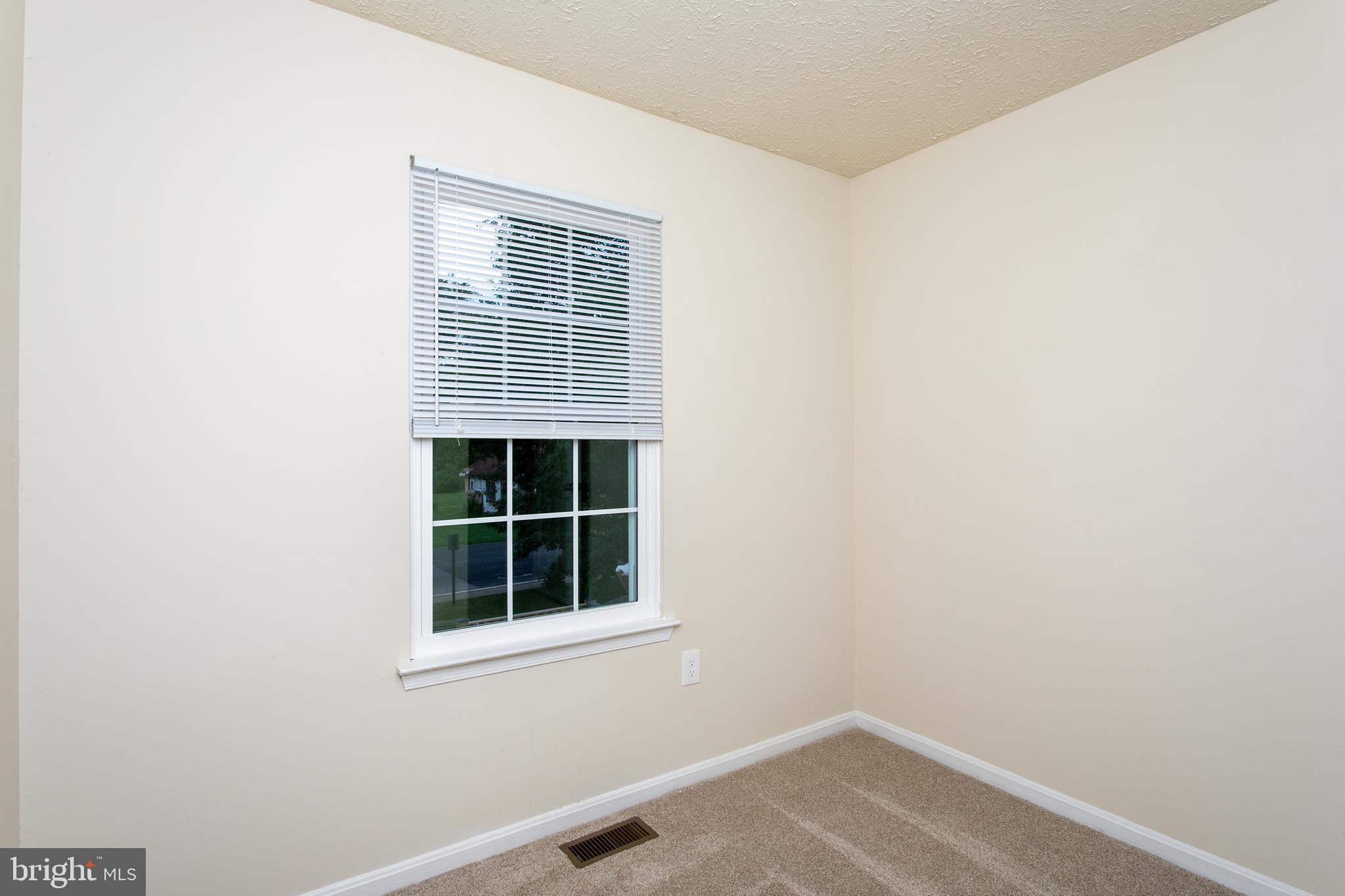 RIVERSIDE RUN IND HEAD - Residential