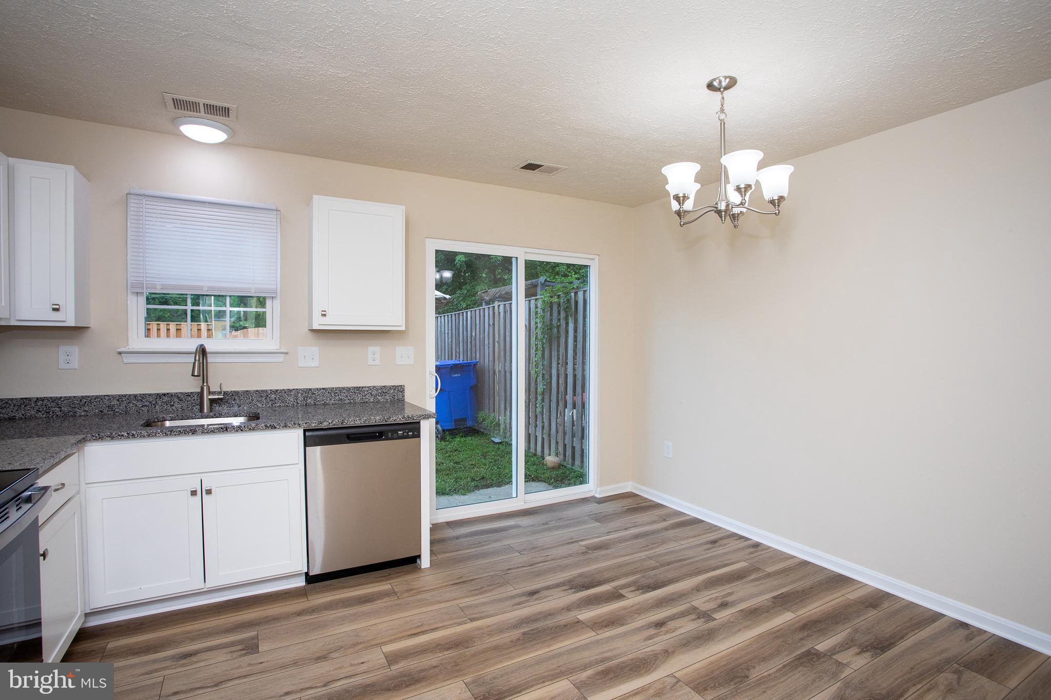 RIVERSIDE RUN IND HEAD - Residential