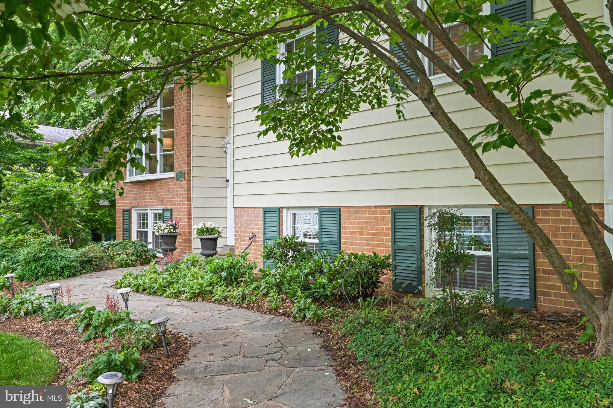 503 COLONY COURT NW