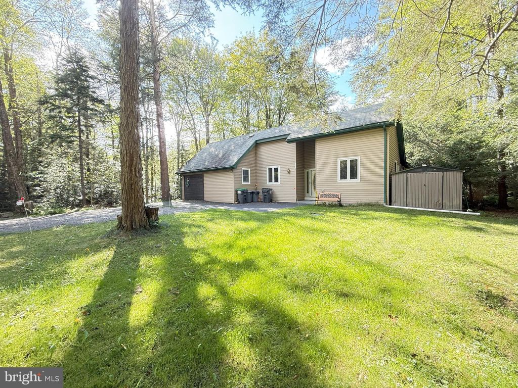 Photo of 1225 Kilmer Road, TOBYHANNA, PA 18466 (MLS # PAMR2005574)