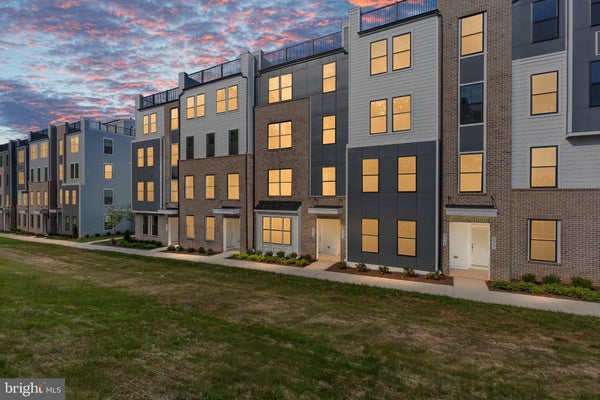 20800 CLOONGEE TERRACE, DULLES, VA 20166 - Image f736f8abf806265f1713dfa98c5290d0/2520831004