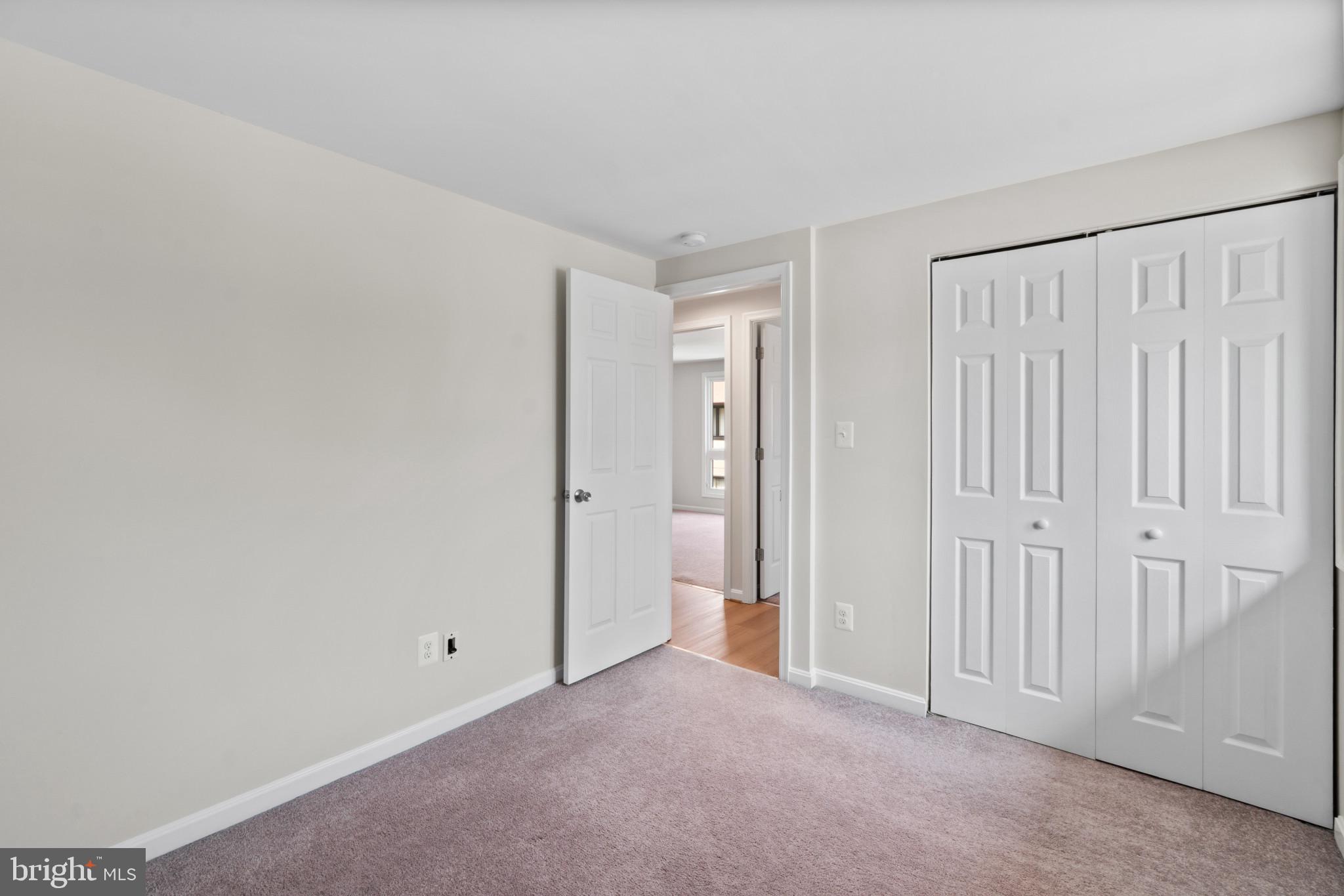 WOODSIDE SQUARE - Residential