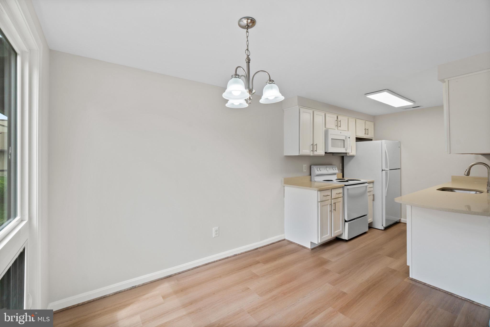 WOODSIDE SQUARE - Residential