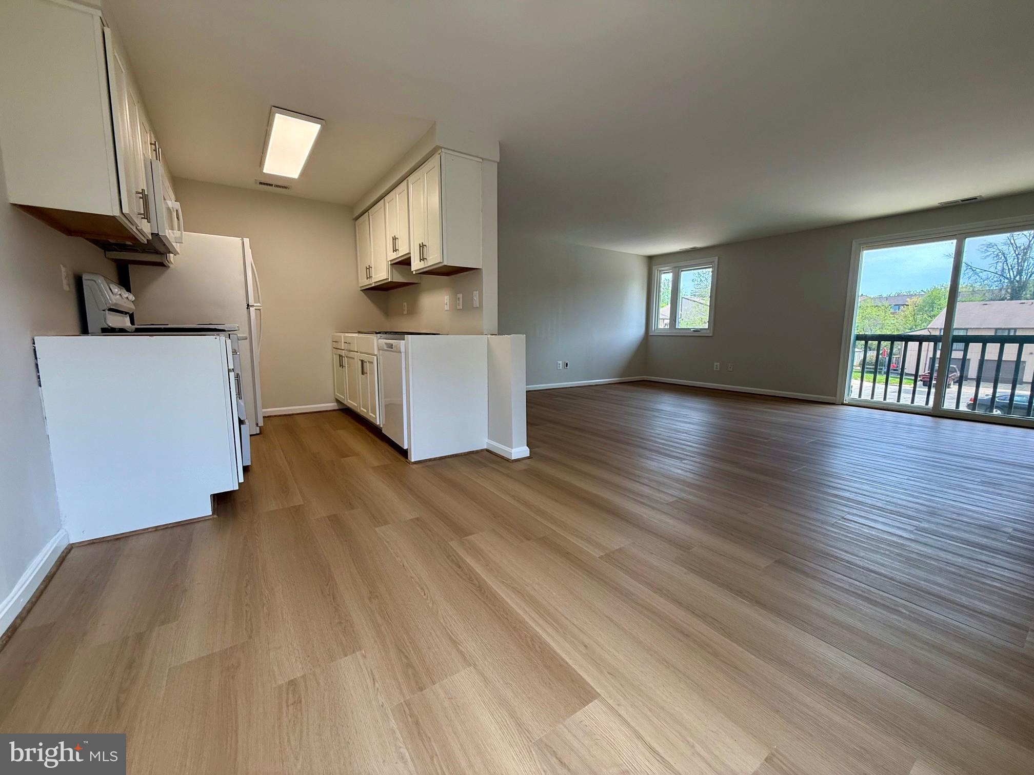 WOODSIDE SQUARE - Residential