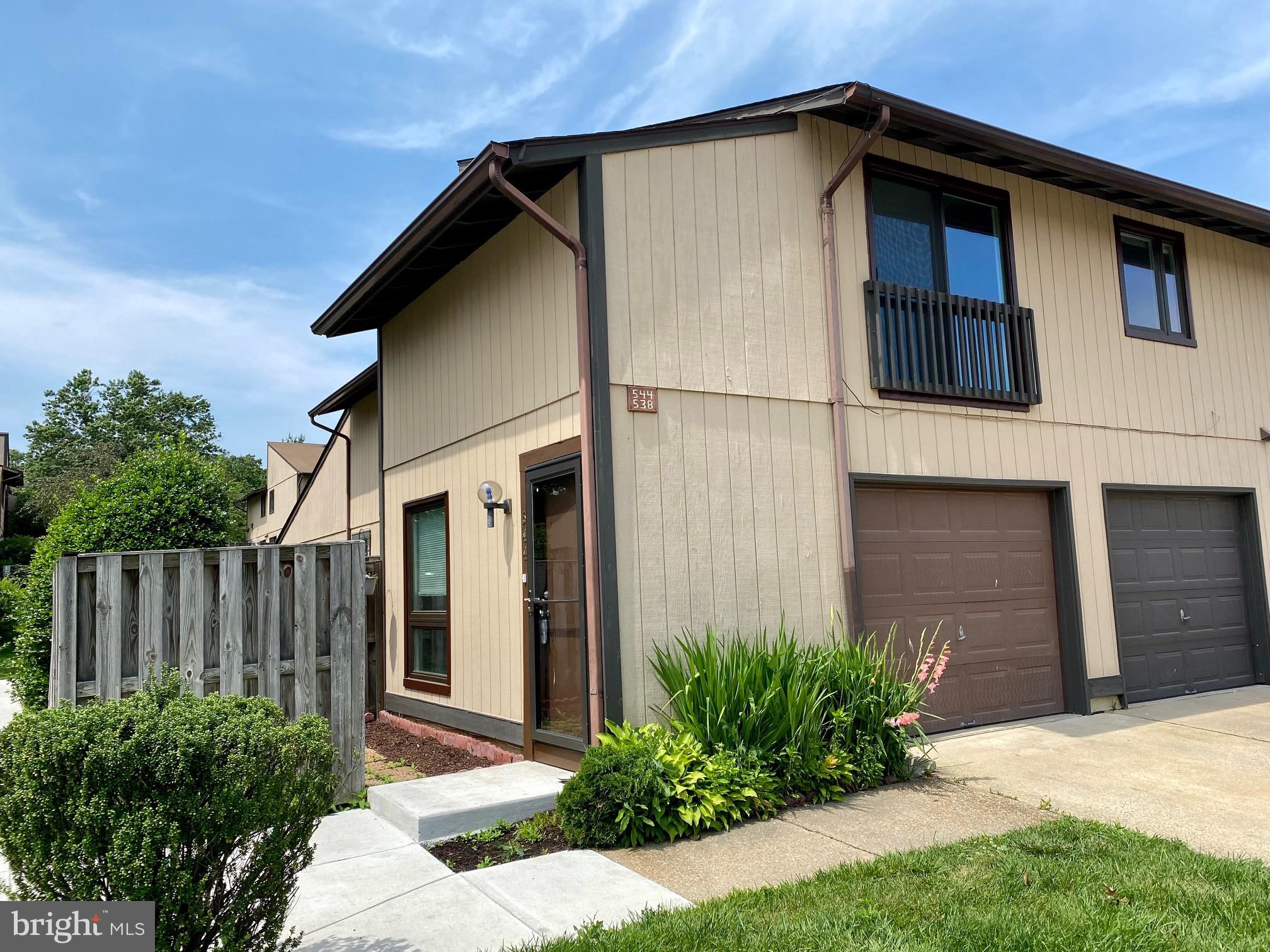 WOODSIDE SQUARE - Residential