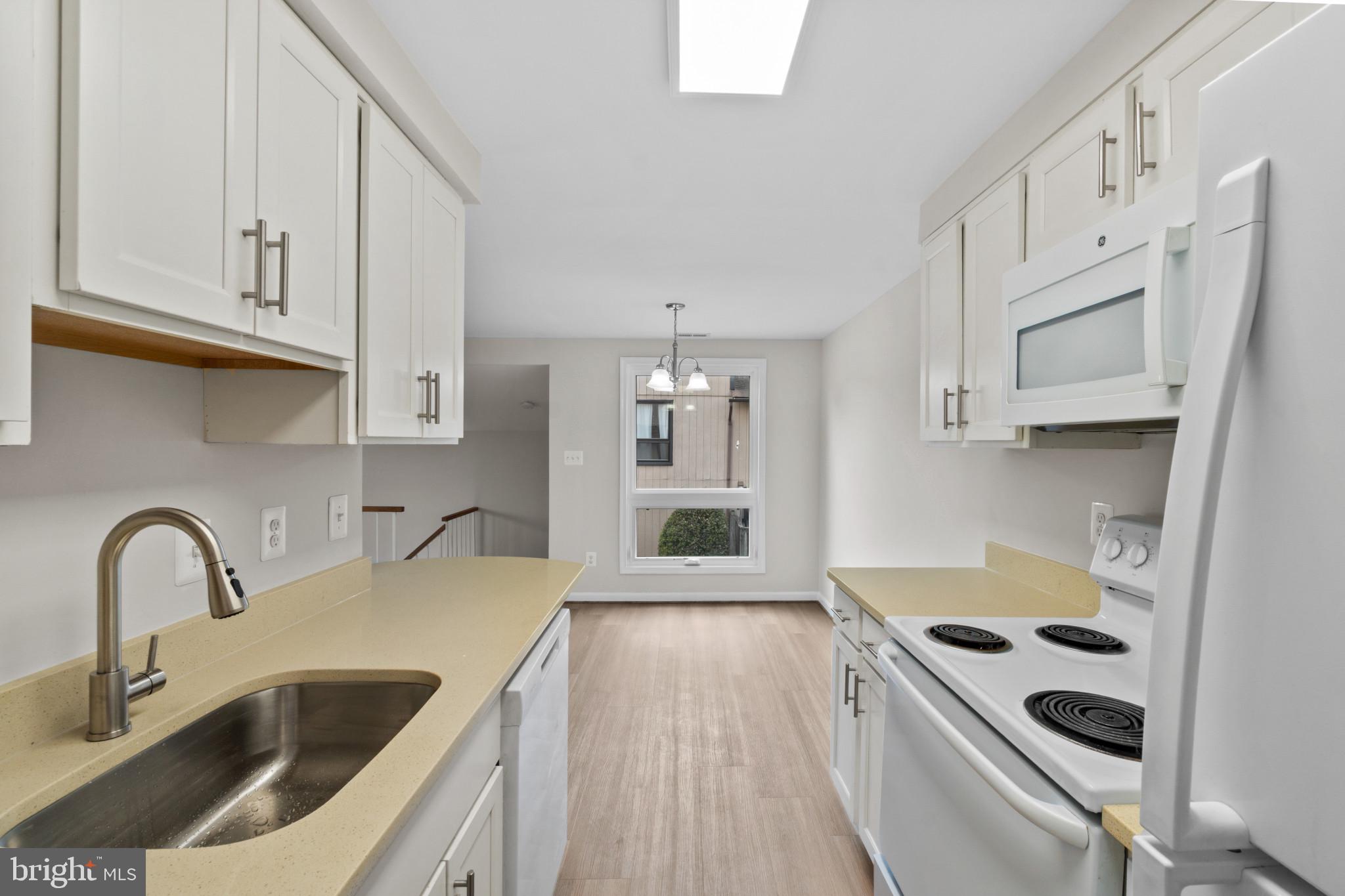 WOODSIDE SQUARE - Residential