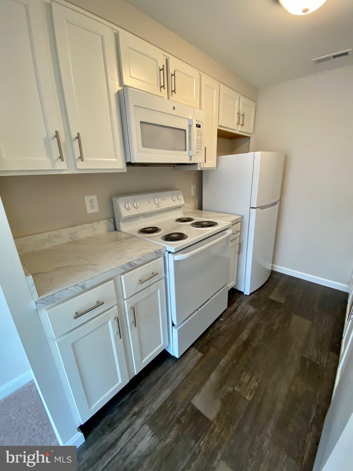 WOODSIDE SQUARE - Residential