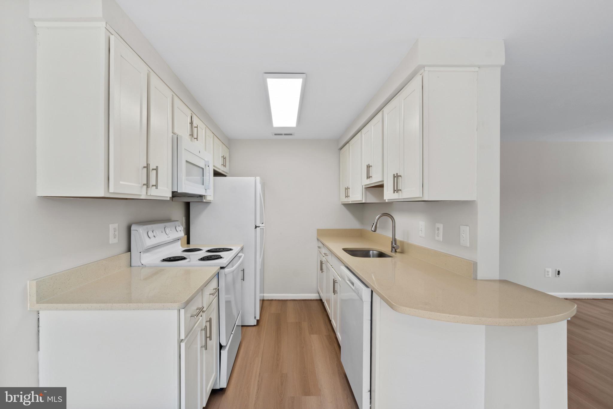 WOODSIDE SQUARE - Residential